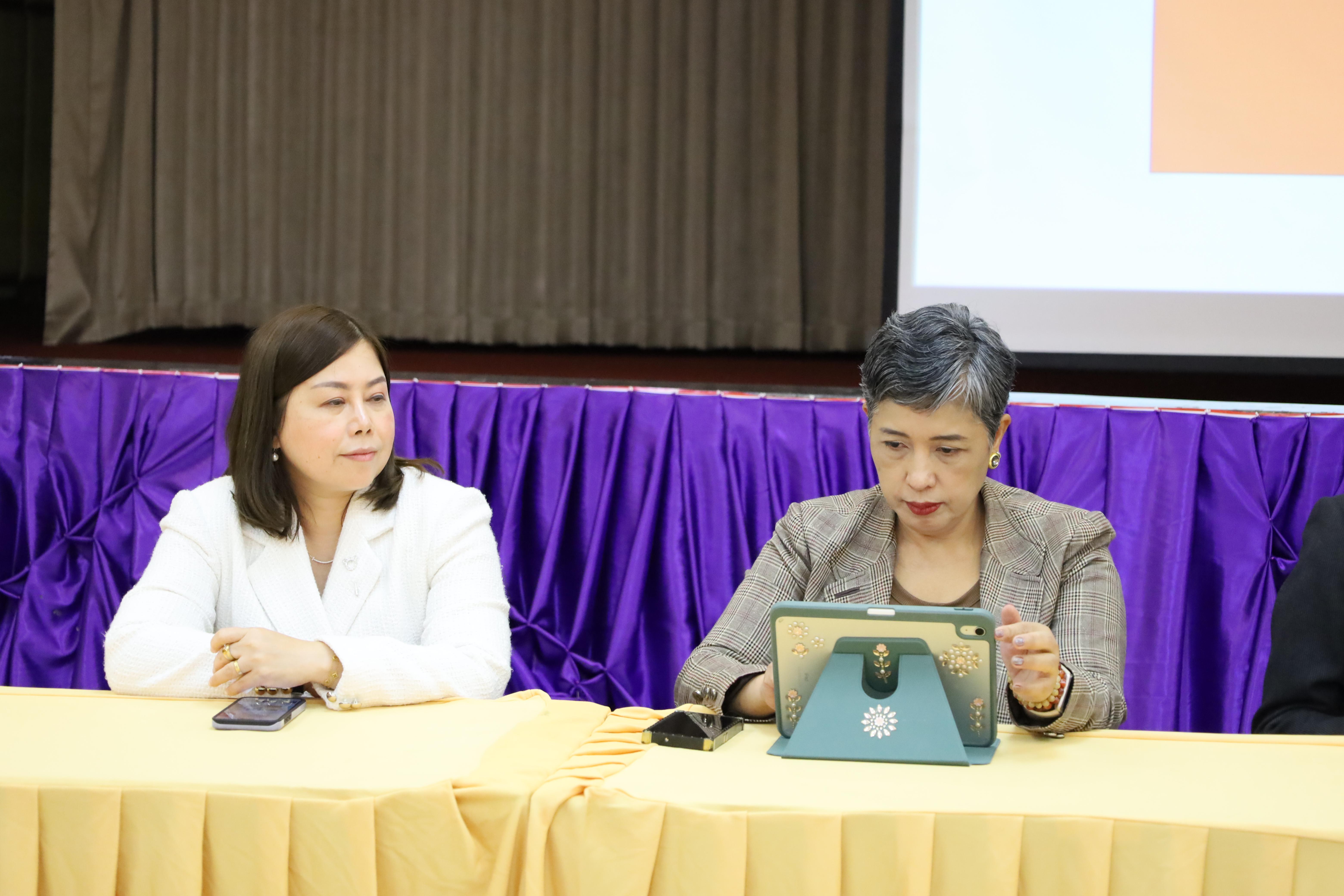 33. การประชุมผู้บริหารมหาวิทยาลัยพบบุคลากรคณะครุศาสตร์