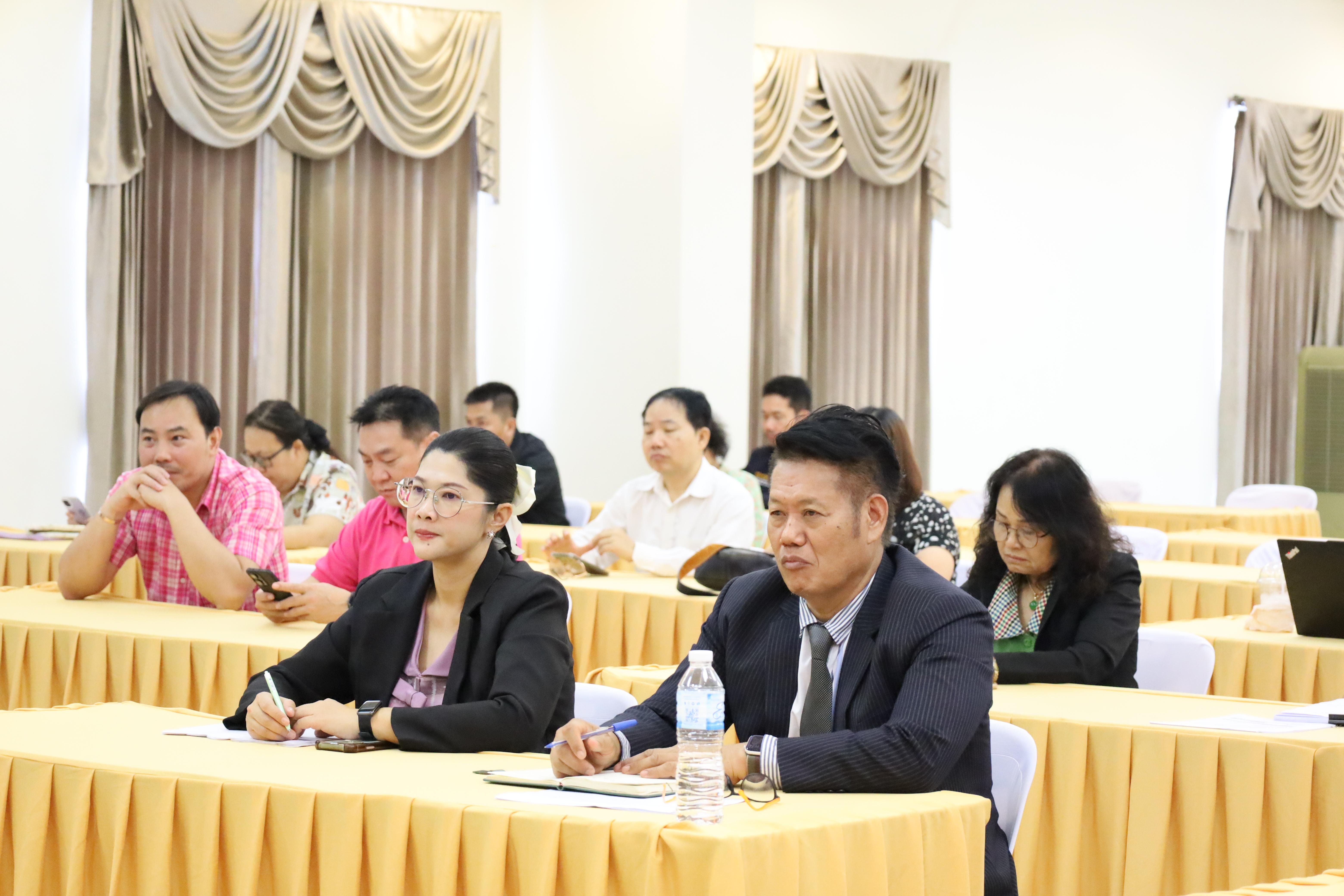 38. การประชุมผู้บริหารมหาวิทยาลัยพบบุคลากรคณะครุศาสตร์