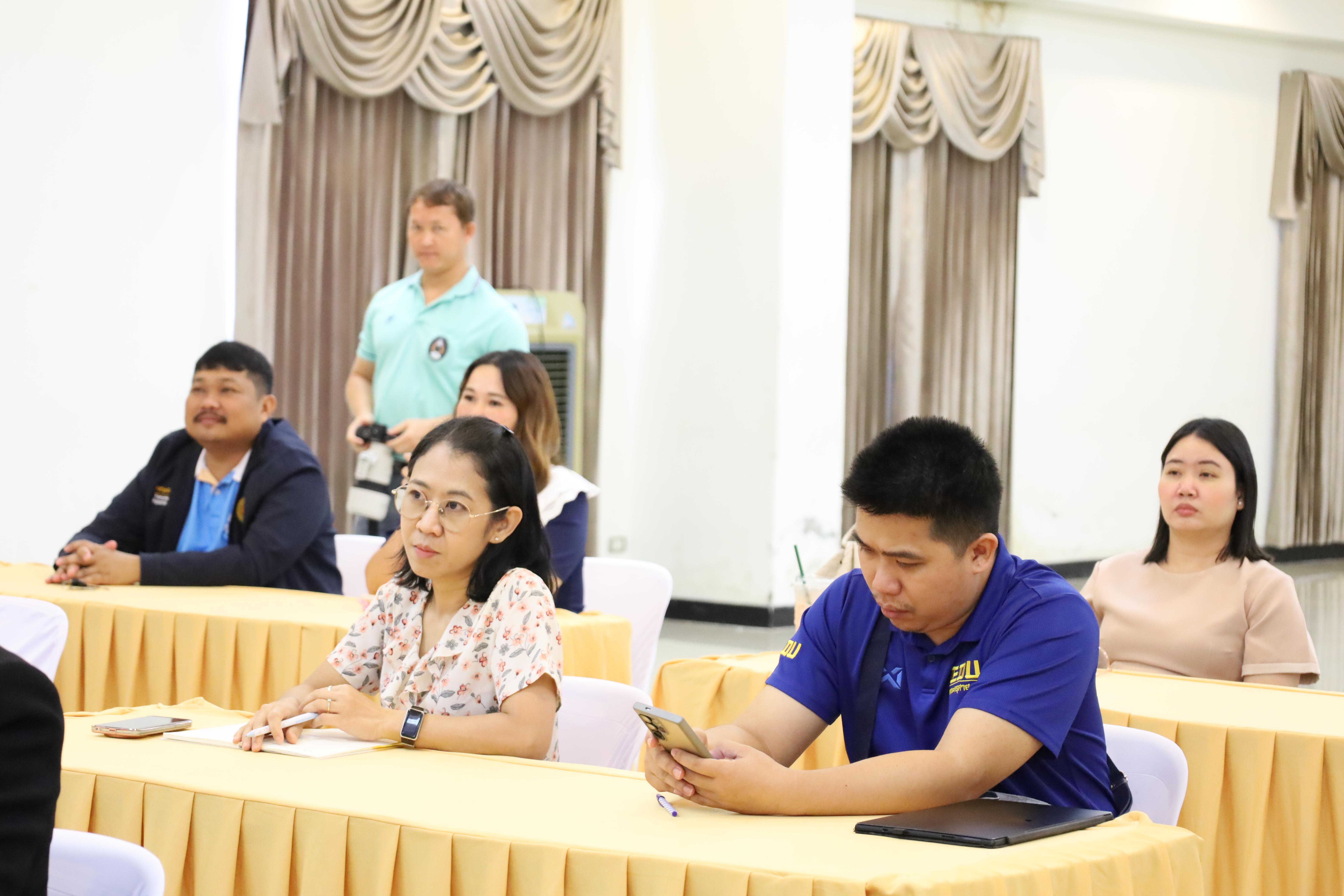 40. การประชุมผู้บริหารมหาวิทยาลัยพบบุคลากรคณะครุศาสตร์