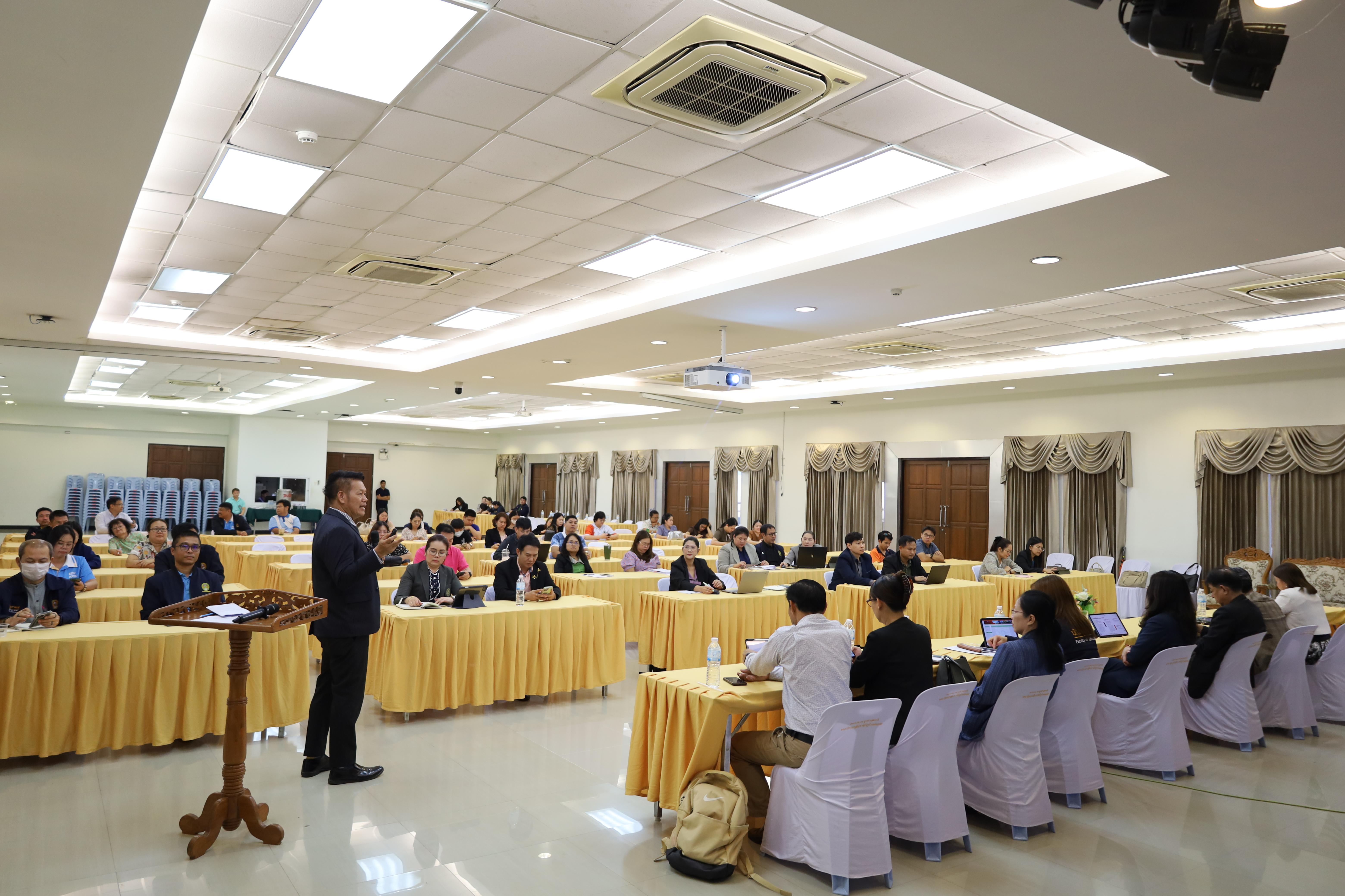 90. การประชุมผู้บริหารมหาวิทยาลัยพบบุคลากรคณะครุศาสตร์
