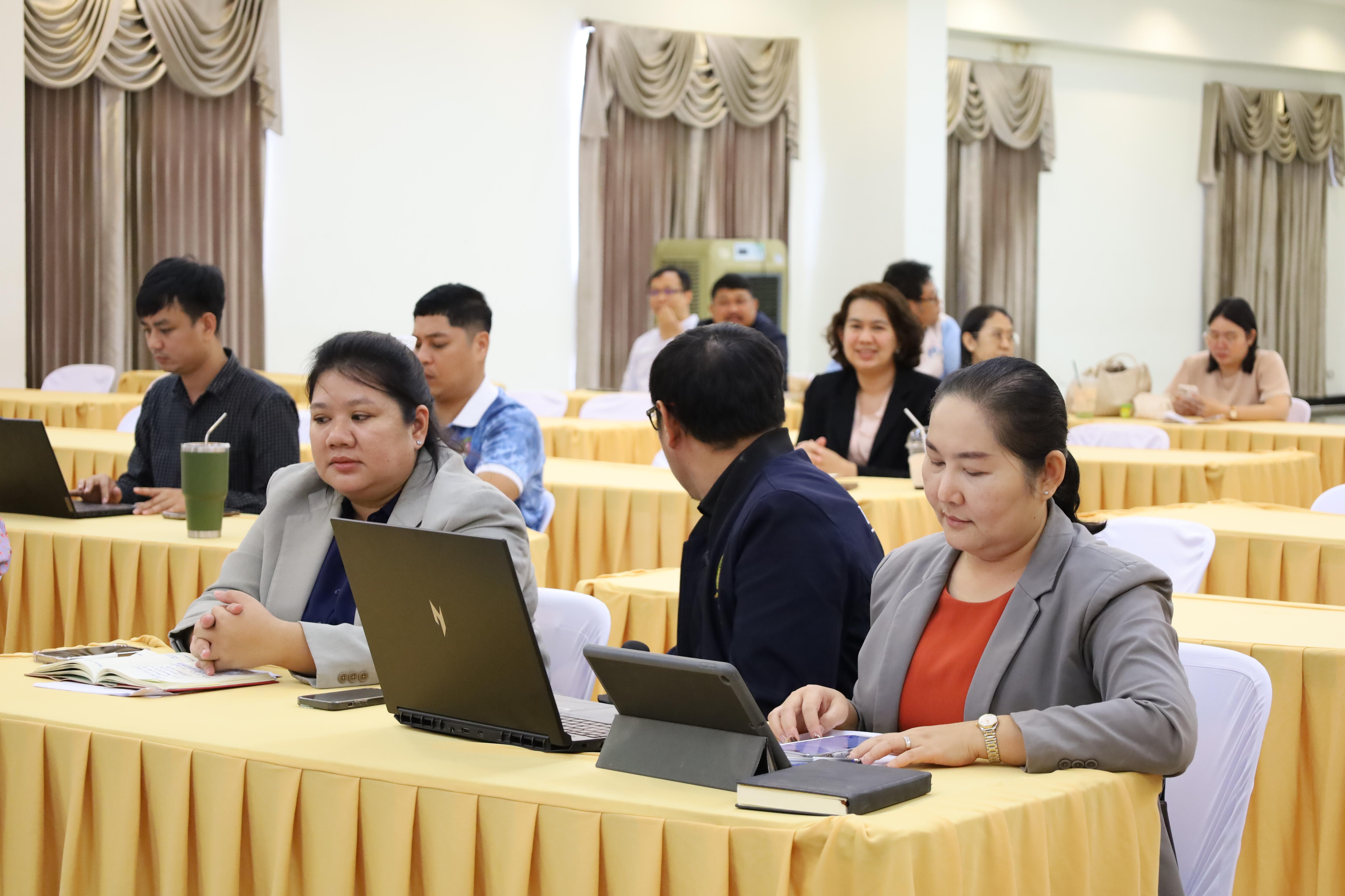 105. การประชุมผู้บริหารมหาวิทยาลัยพบบุคลากรคณะครุศาสตร์