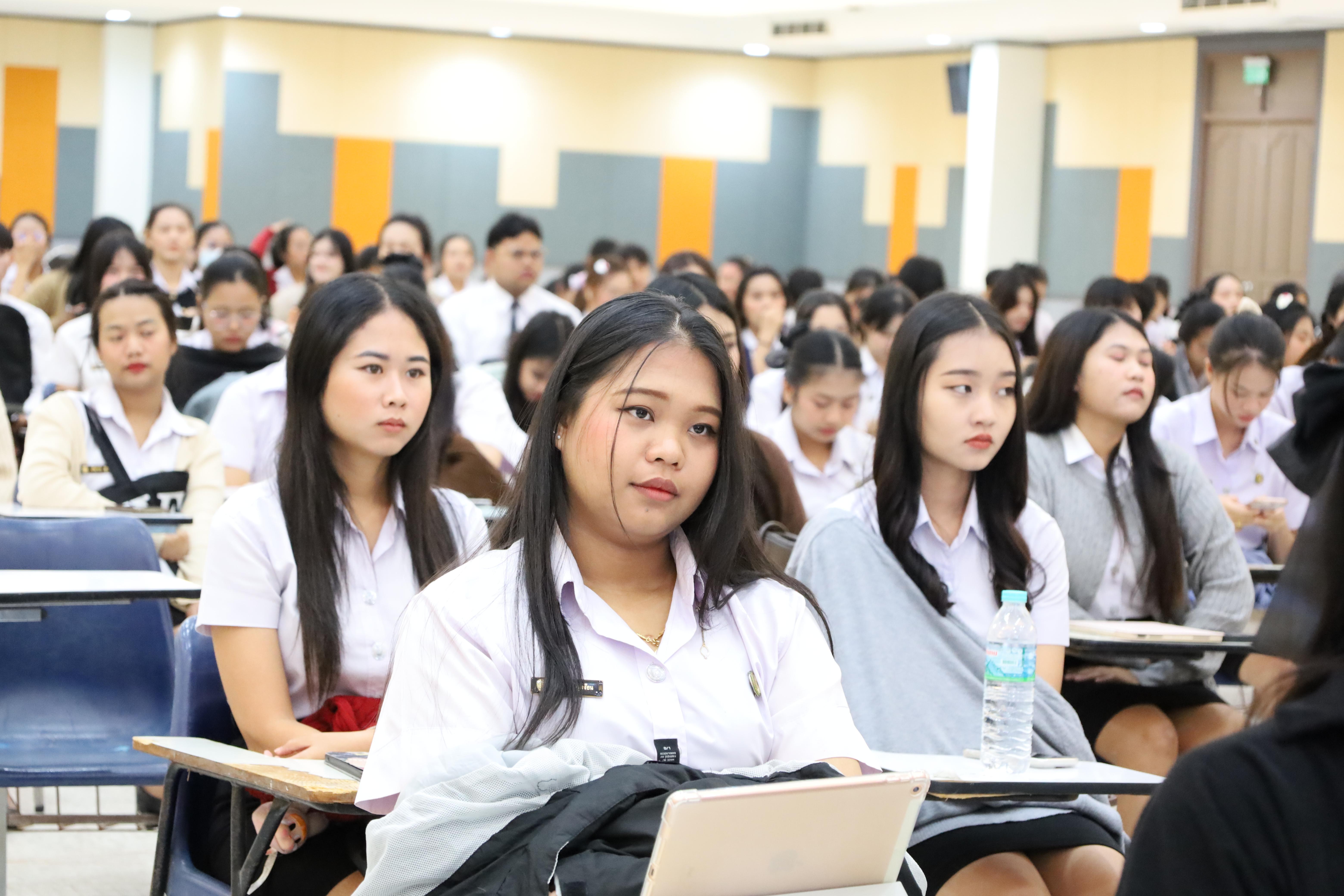 4. กิจกรรมปฐมนิเทศนักศึกษาก่อนออกฝึกประสบการณ์วิชาชีพครู 2