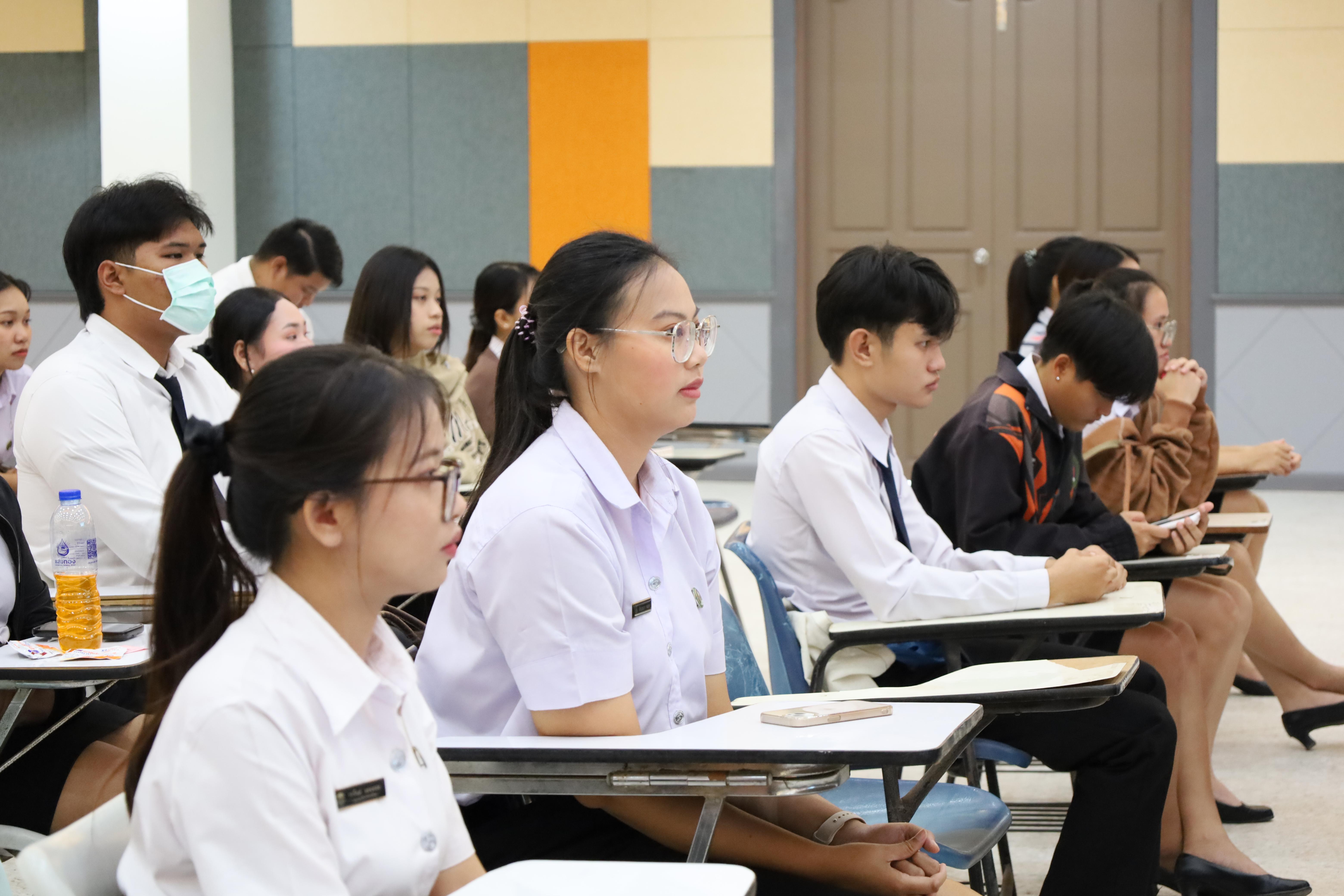 7. กิจกรรมปฐมนิเทศนักศึกษาก่อนออกฝึกประสบการณ์วิชาชีพครู 2