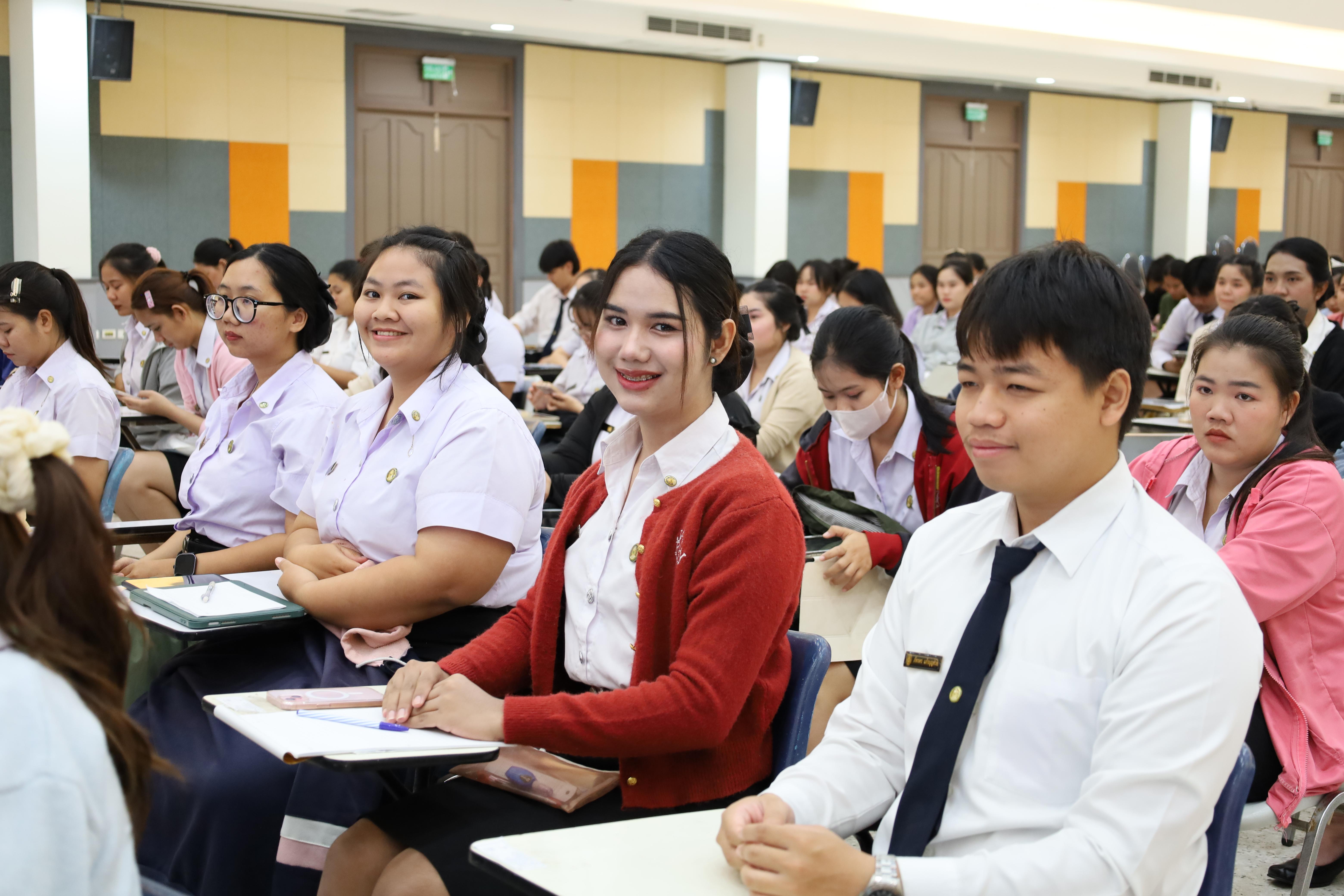 8. กิจกรรมปฐมนิเทศนักศึกษาก่อนออกฝึกประสบการณ์วิชาชีพครู 2