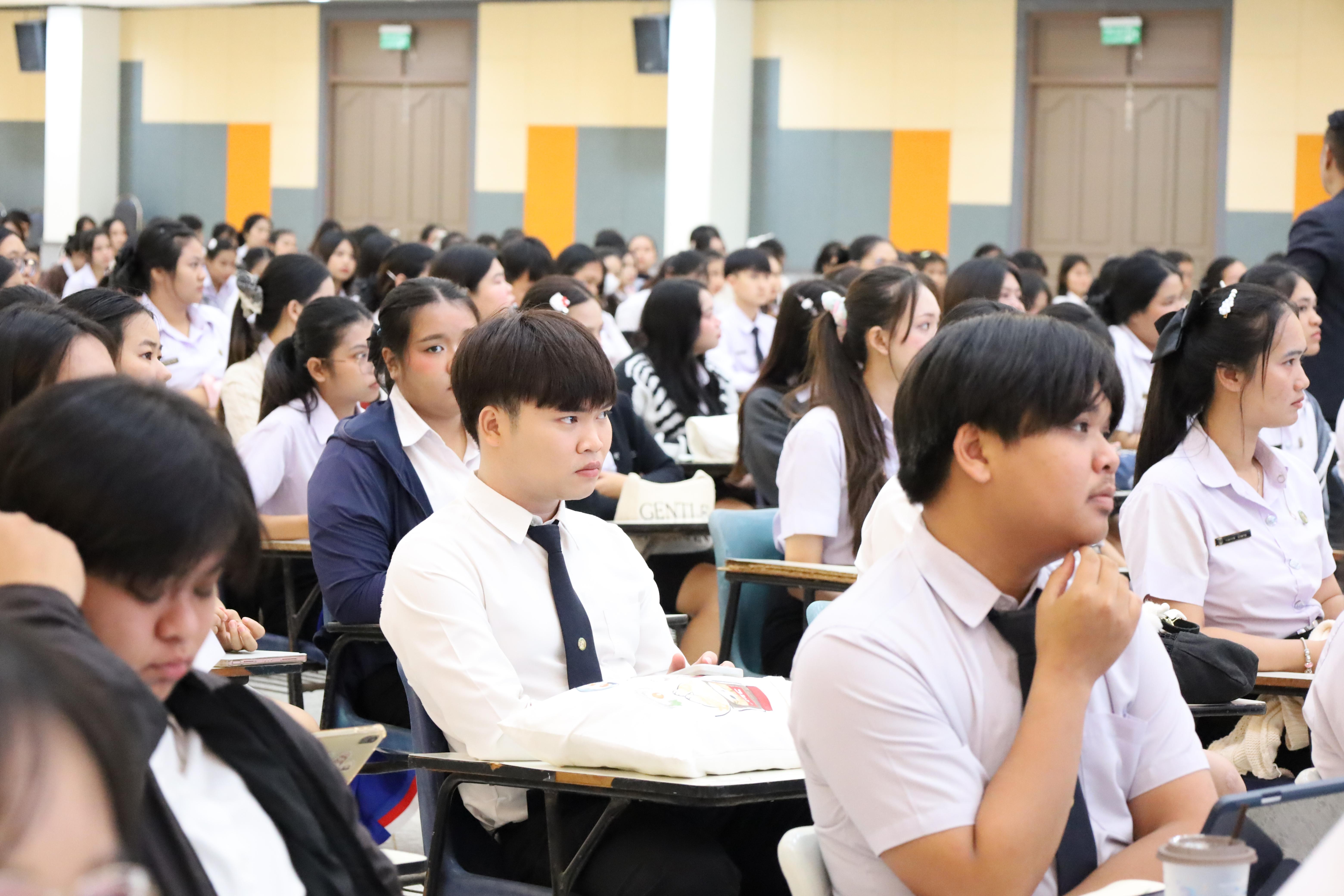 38. กิจกรรมปฐมนิเทศนักศึกษาก่อนออกฝึกประสบการณ์วิชาชีพครู 2