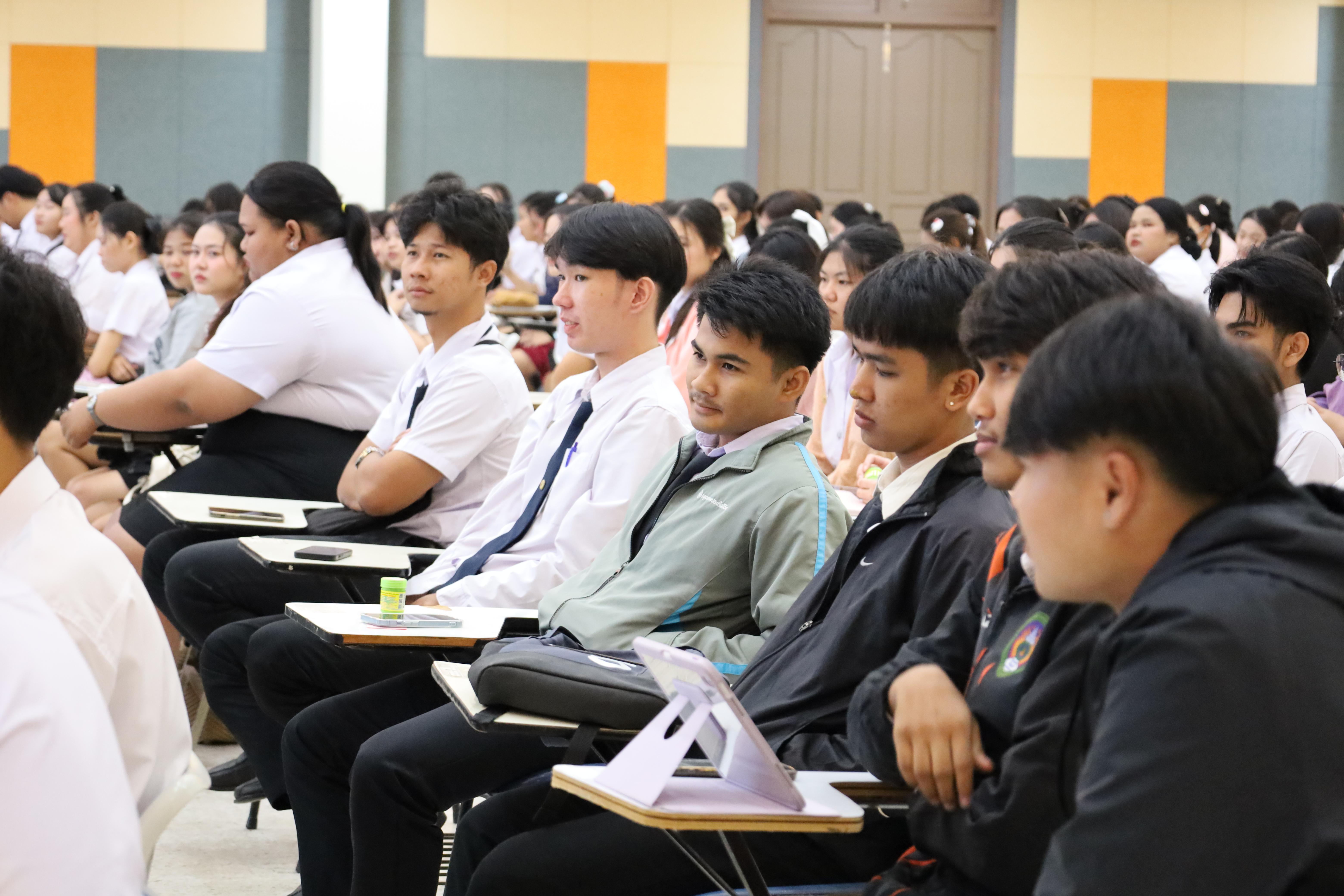 56. กิจกรรมปฐมนิเทศนักศึกษาก่อนออกฝึกประสบการณ์วิชาชีพครู 2