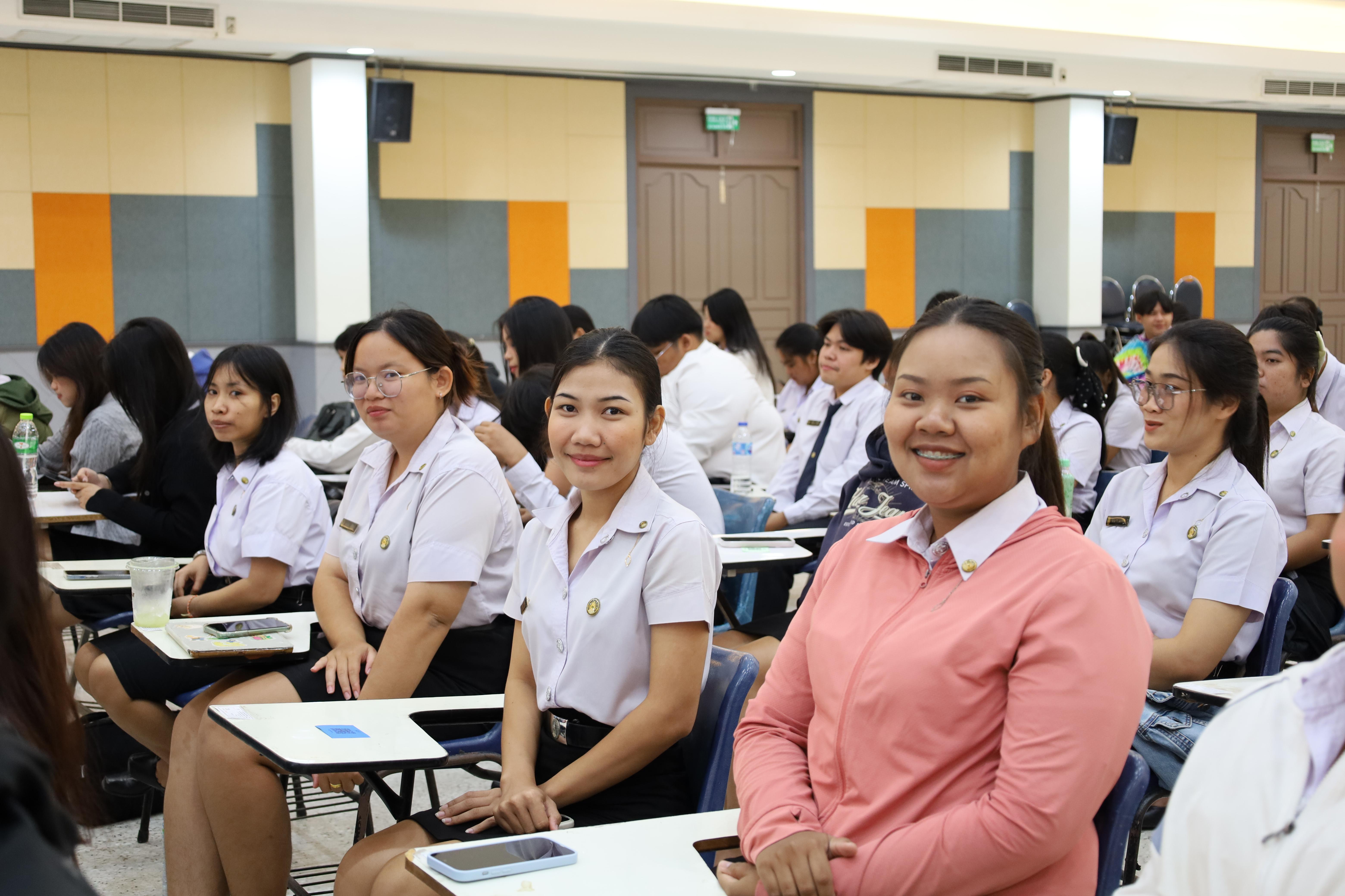 97. กิจกรรมปฐมนิเทศนักศึกษาก่อนออกฝึกประสบการณ์วิชาชีพครู 2