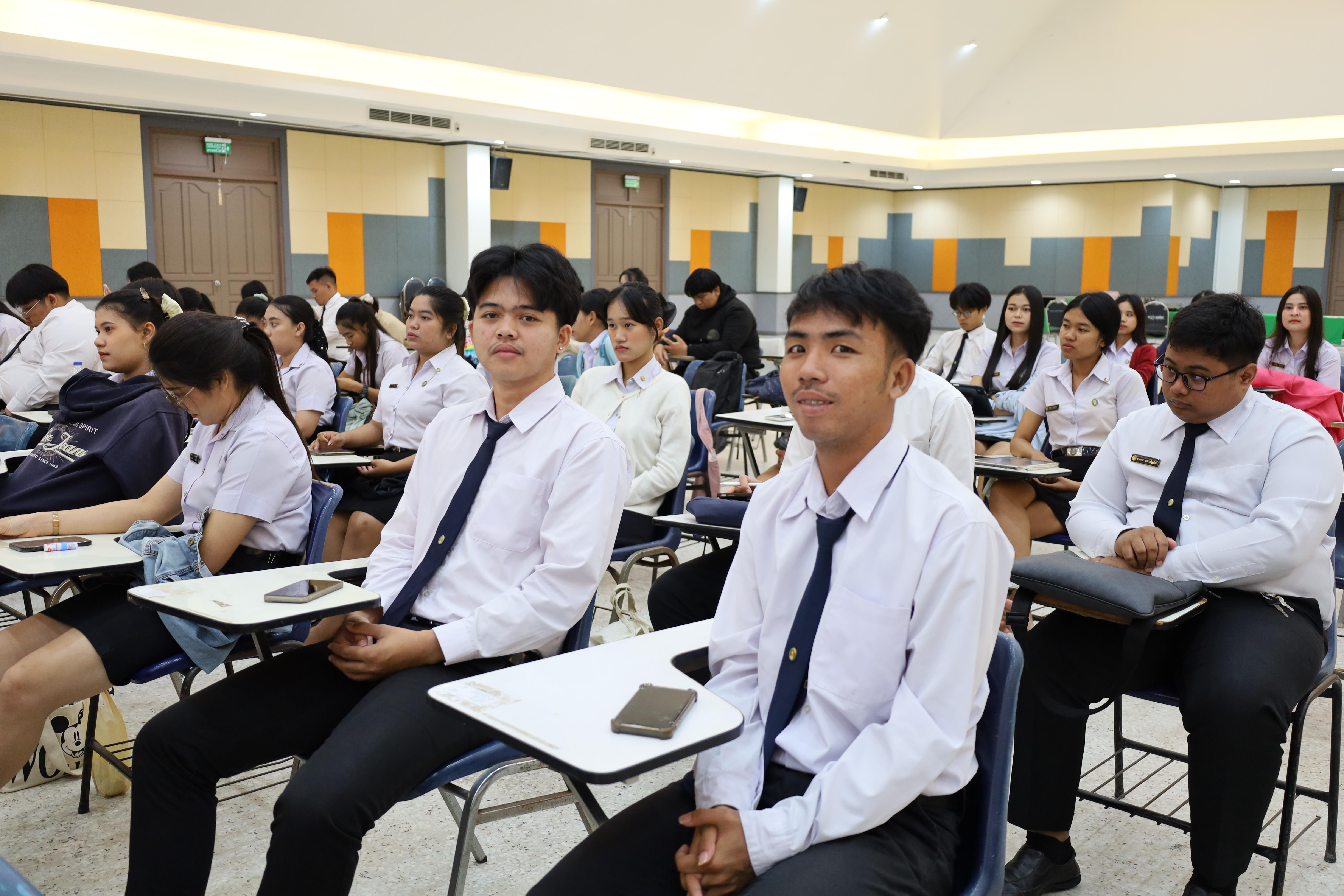 102. กิจกรรมปฐมนิเทศนักศึกษาก่อนออกฝึกประสบการณ์วิชาชีพครู 2