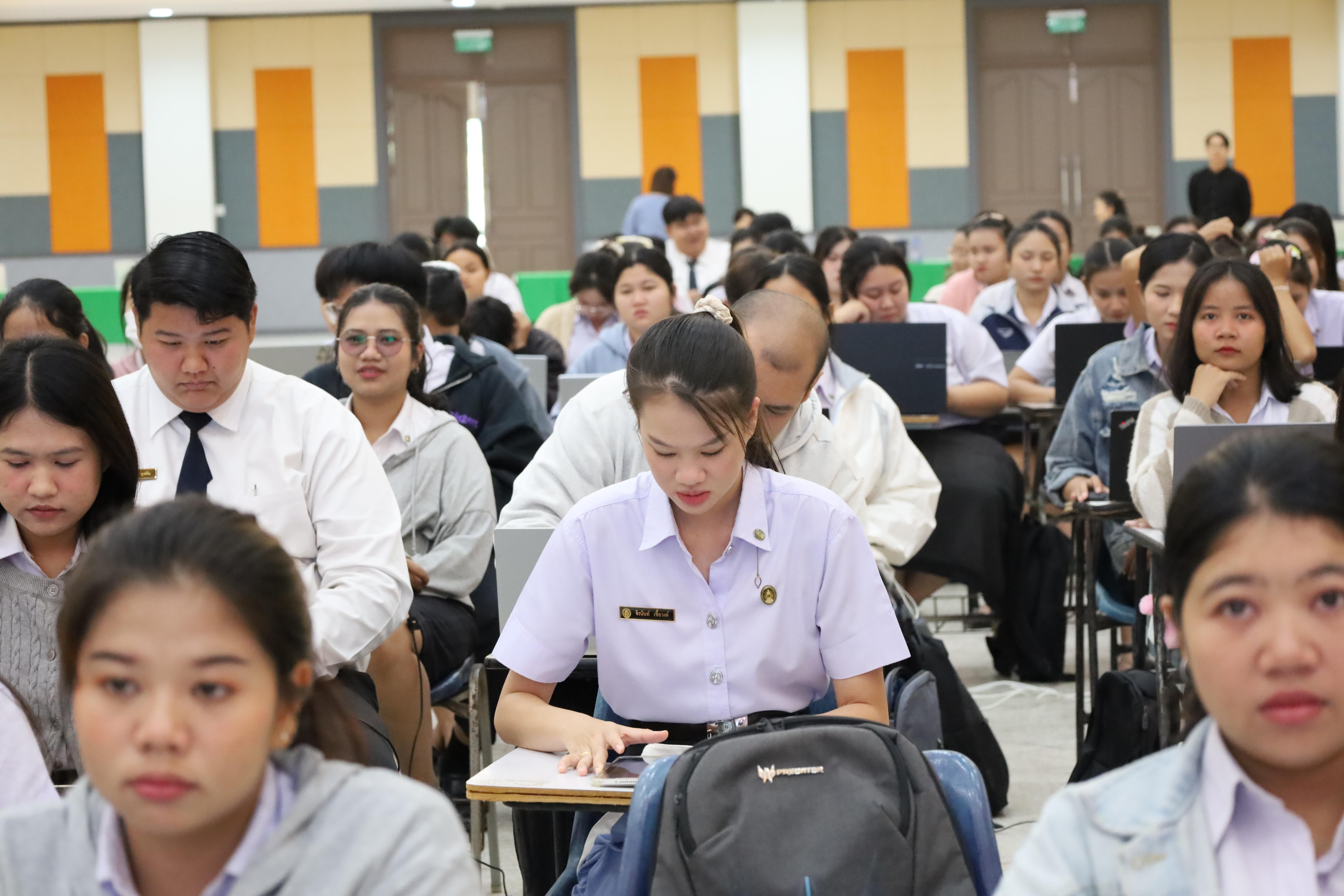 29. กิจกรรมอบรมเชิงปฏิบัติการการเขียนบทความวิจัยและนำเสนอนวัตกรรมทางการศึกษา สำหรับนักศึกษาชั้นปีที่ 4