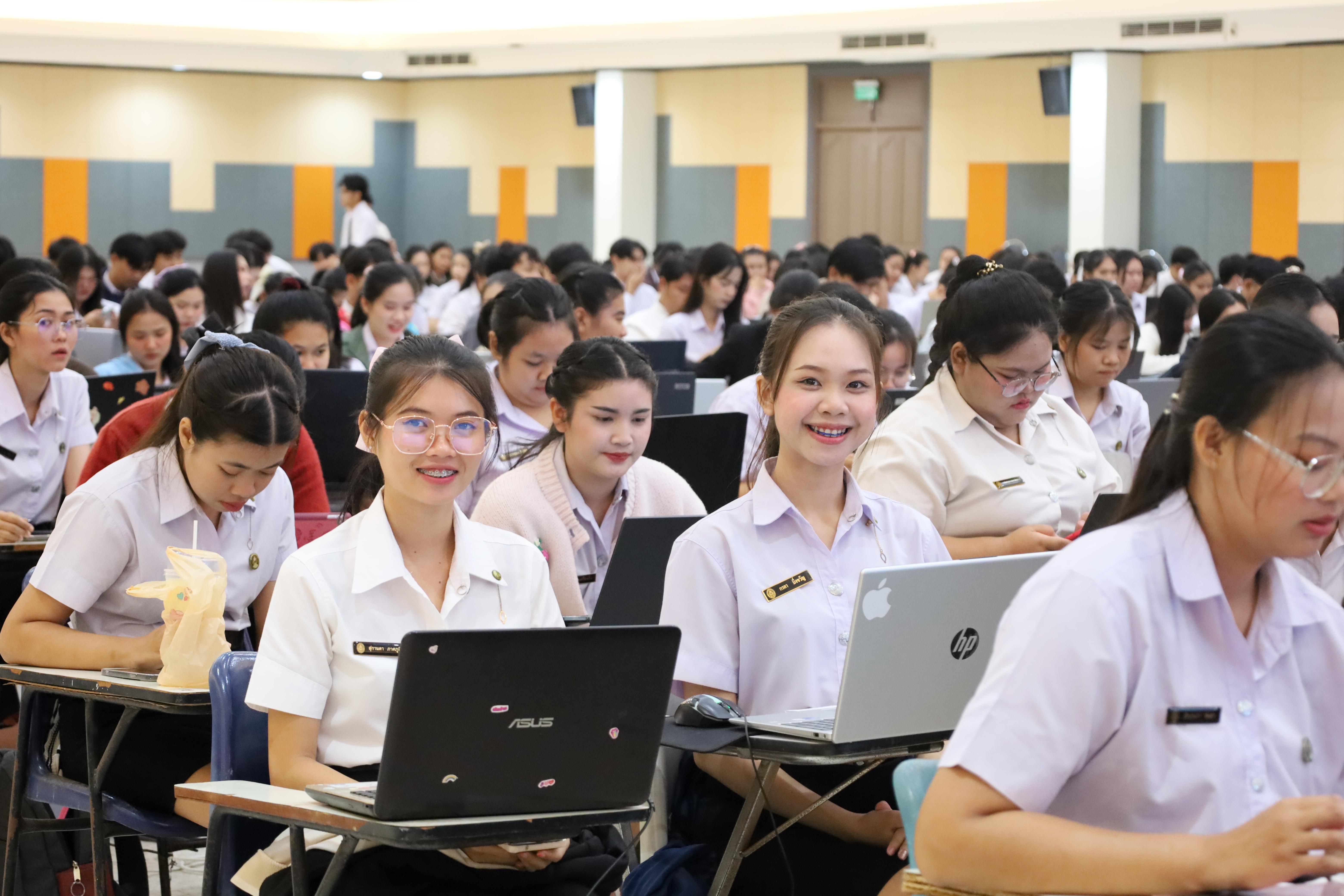 91. กิจกรรมอบรมเชิงปฏิบัติการการเขียนบทความวิจัยและนำเสนอนวัตกรรมทางการศึกษา สำหรับนักศึกษาชั้นปีที่ 4