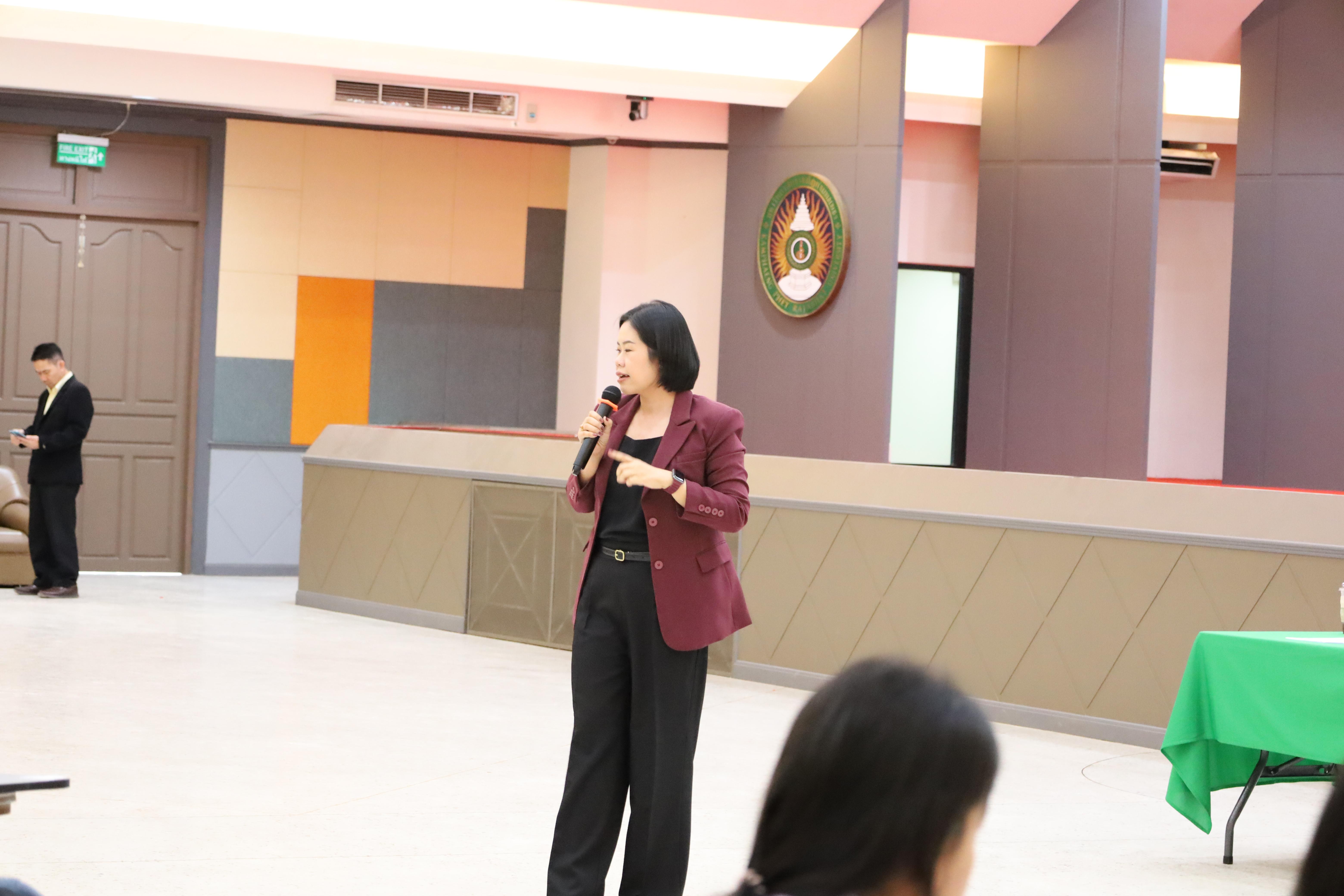 126. กิจกรรมอบรมเชิงปฏิบัติการการเขียนบทความวิจัยและนำเสนอนวัตกรรมทางการศึกษา สำหรับนักศึกษาชั้นปีที่ 4