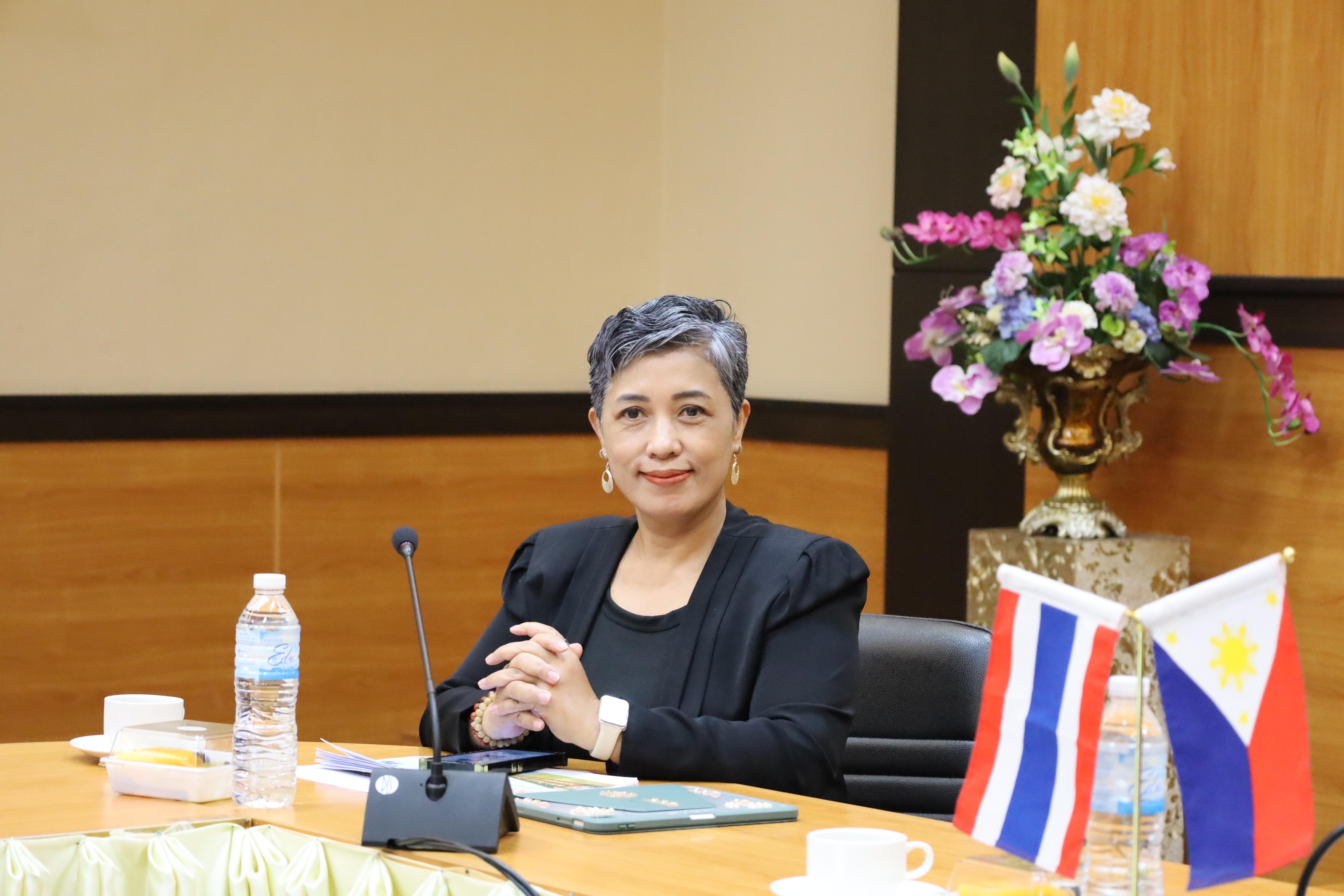 6. กิจกรรมแลกเปลี่ยนวัฒนธรรมเพื่อกำรเรียนรู้สำหรับคณาจารย์และนักศึกษาระดับบัณฑิตศึกษา คณะครุศาสตร์ ความร่วมมือกับ West Visayas State University ประจำปีการศึกษา 2568