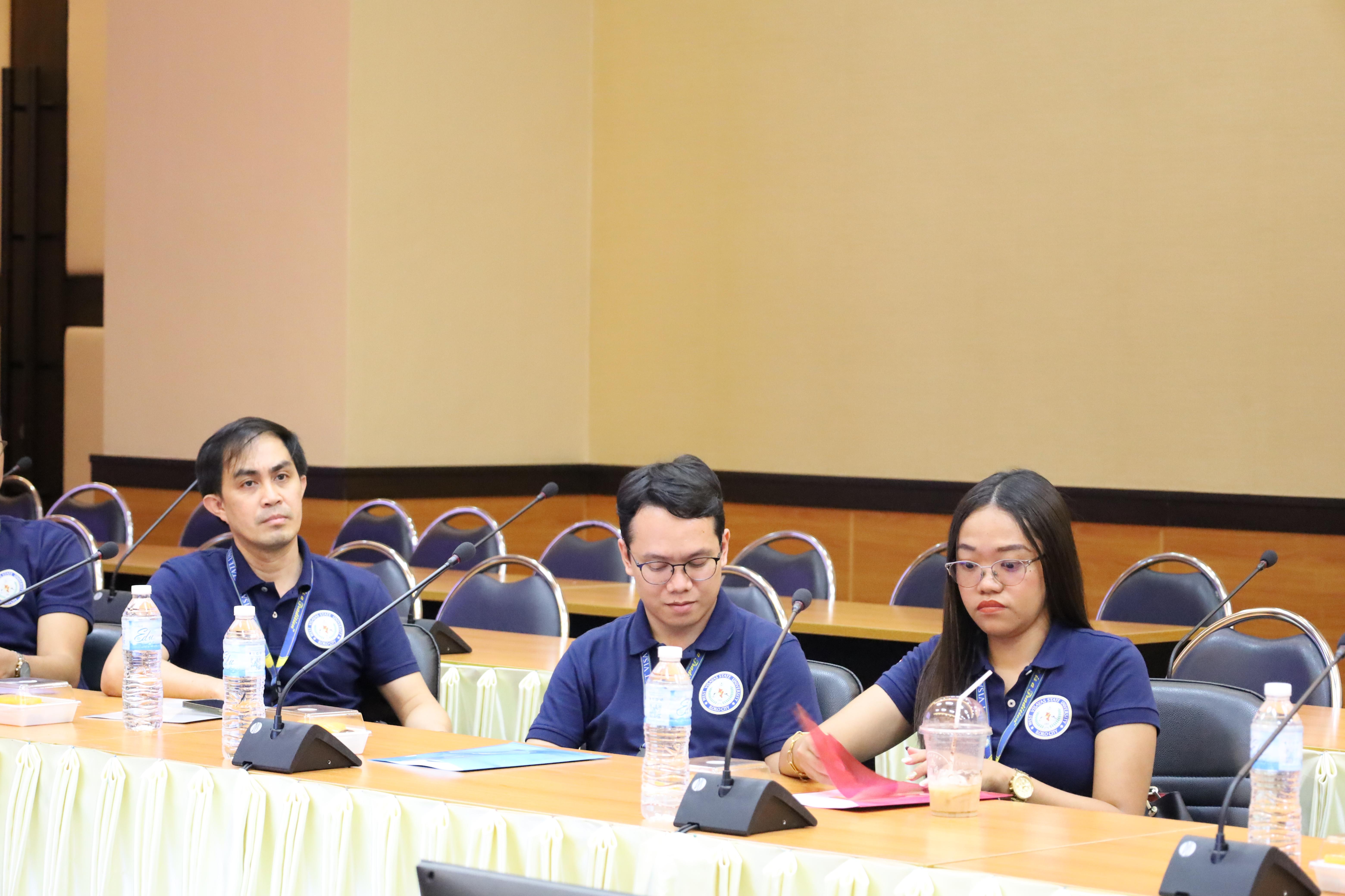 8. กิจกรรมแลกเปลี่ยนวัฒนธรรมเพื่อกำรเรียนรู้สำหรับคณาจารย์และนักศึกษาระดับบัณฑิตศึกษา คณะครุศาสตร์ ความร่วมมือกับ West Visayas State University ประจำปีการศึกษา 2568