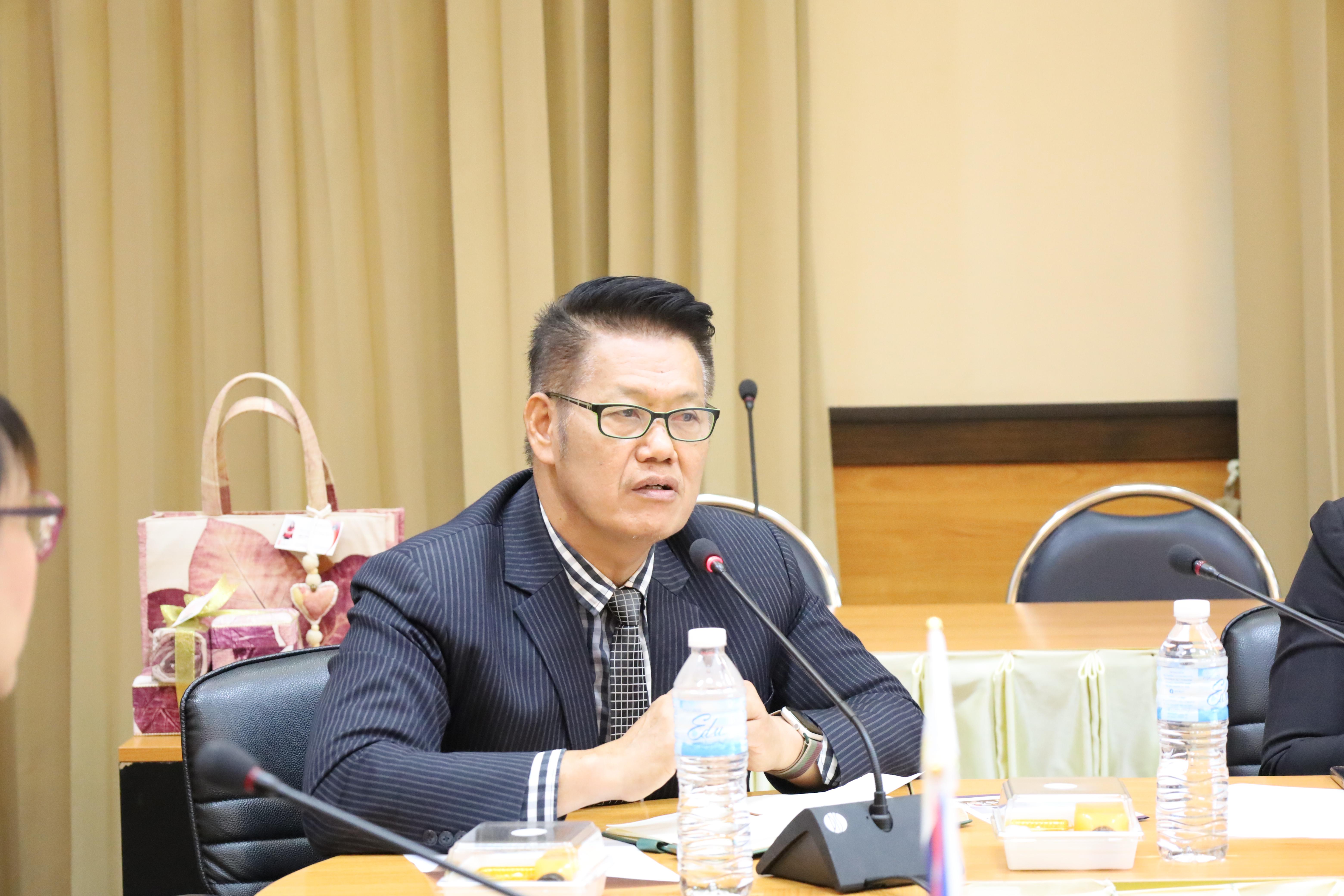 12. กิจกรรมแลกเปลี่ยนวัฒนธรรมเพื่อกำรเรียนรู้สำหรับคณาจารย์และนักศึกษาระดับบัณฑิตศึกษา คณะครุศาสตร์ ความร่วมมือกับ West Visayas State University ประจำปีการศึกษา 2568