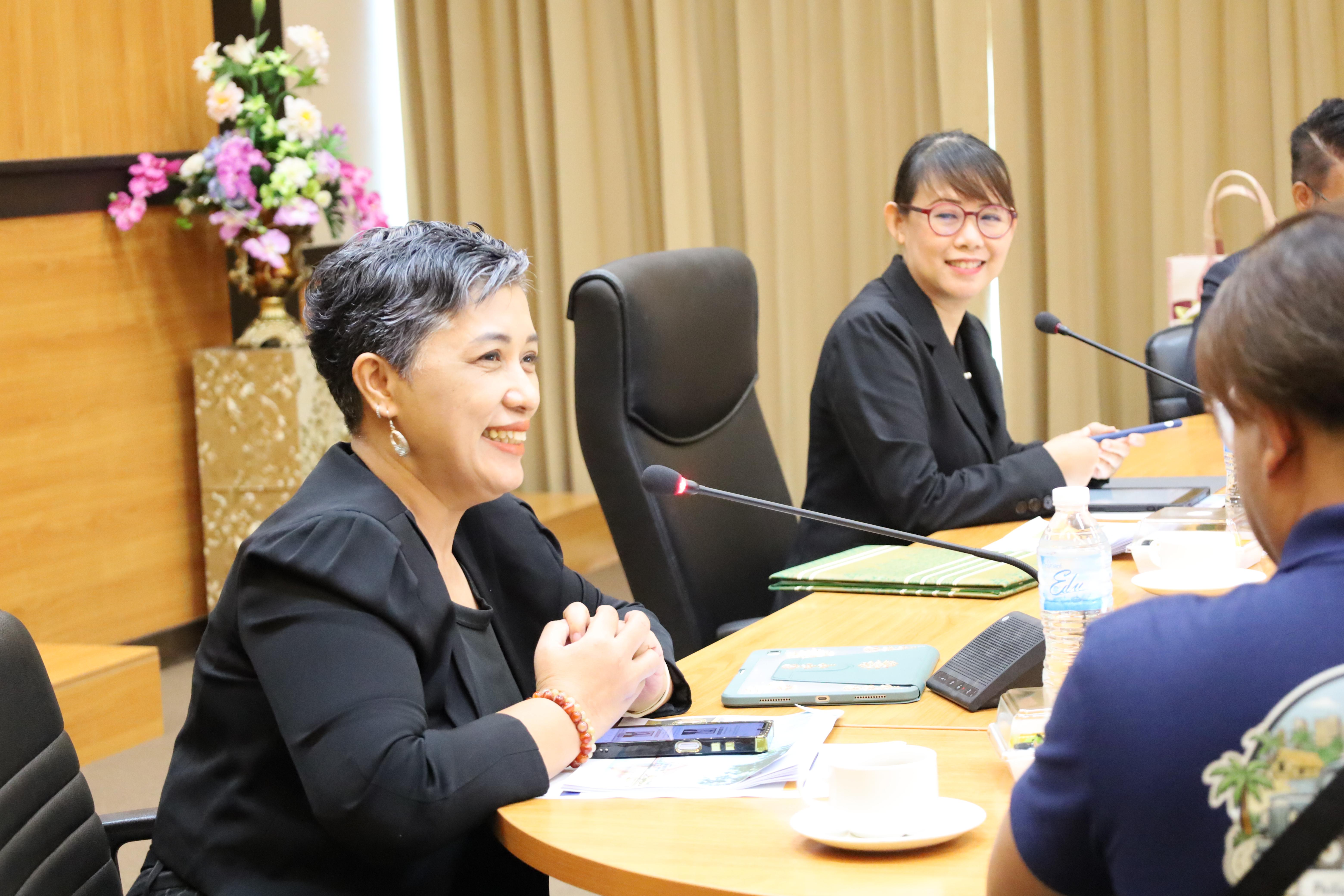 19. กิจกรรมแลกเปลี่ยนวัฒนธรรมเพื่อกำรเรียนรู้สำหรับคณาจารย์และนักศึกษาระดับบัณฑิตศึกษา คณะครุศาสตร์ ความร่วมมือกับ West Visayas State University ประจำปีการศึกษา 2568