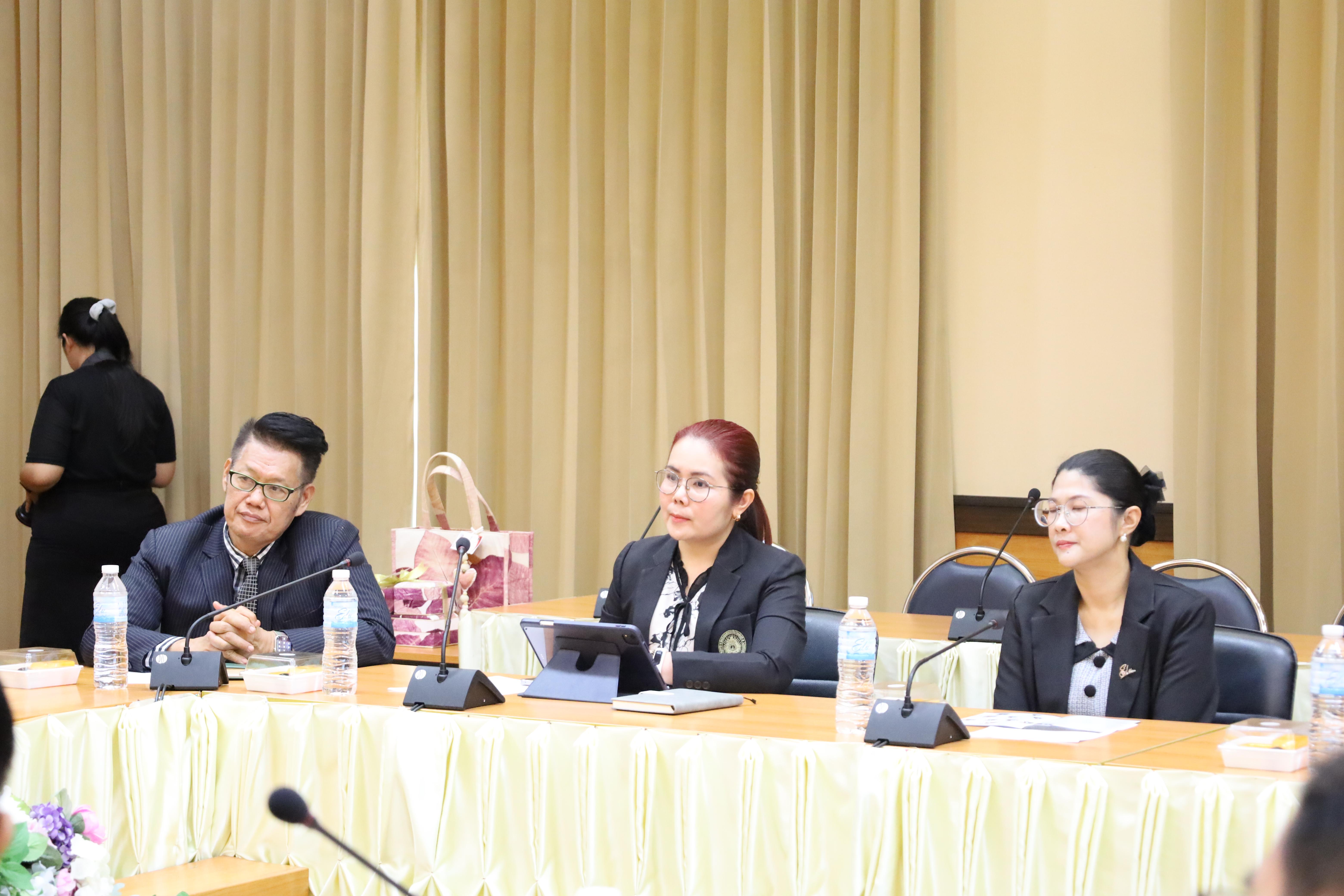 35. กิจกรรมแลกเปลี่ยนวัฒนธรรมเพื่อกำรเรียนรู้สำหรับคณาจารย์และนักศึกษาระดับบัณฑิตศึกษา คณะครุศาสตร์ ความร่วมมือกับ West Visayas State University ประจำปีการศึกษา 2568