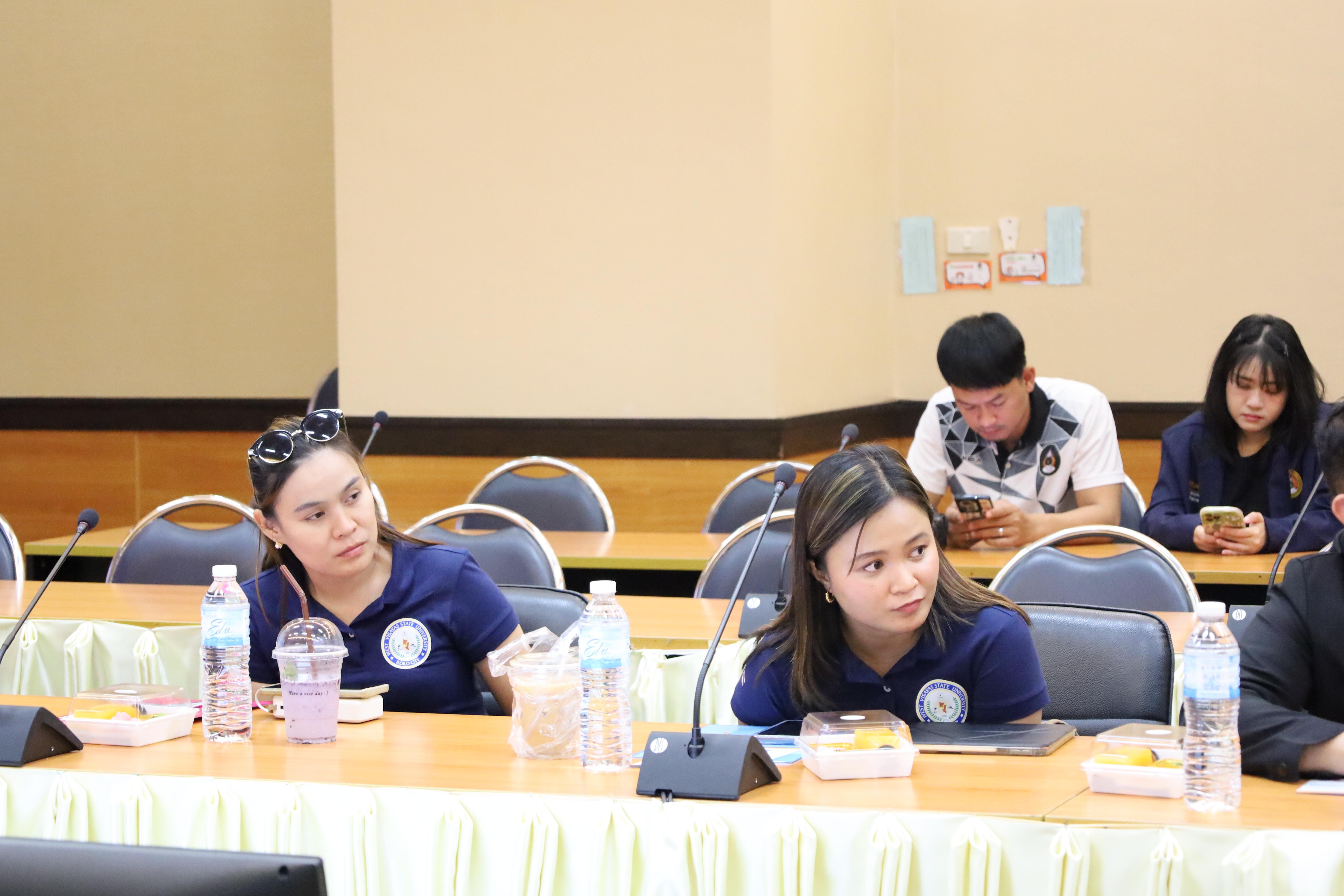 81. กิจกรรมแลกเปลี่ยนวัฒนธรรมเพื่อกำรเรียนรู้สำหรับคณาจารย์และนักศึกษาระดับบัณฑิตศึกษา คณะครุศาสตร์ ความร่วมมือกับ West Visayas State University ประจำปีการศึกษา 2568