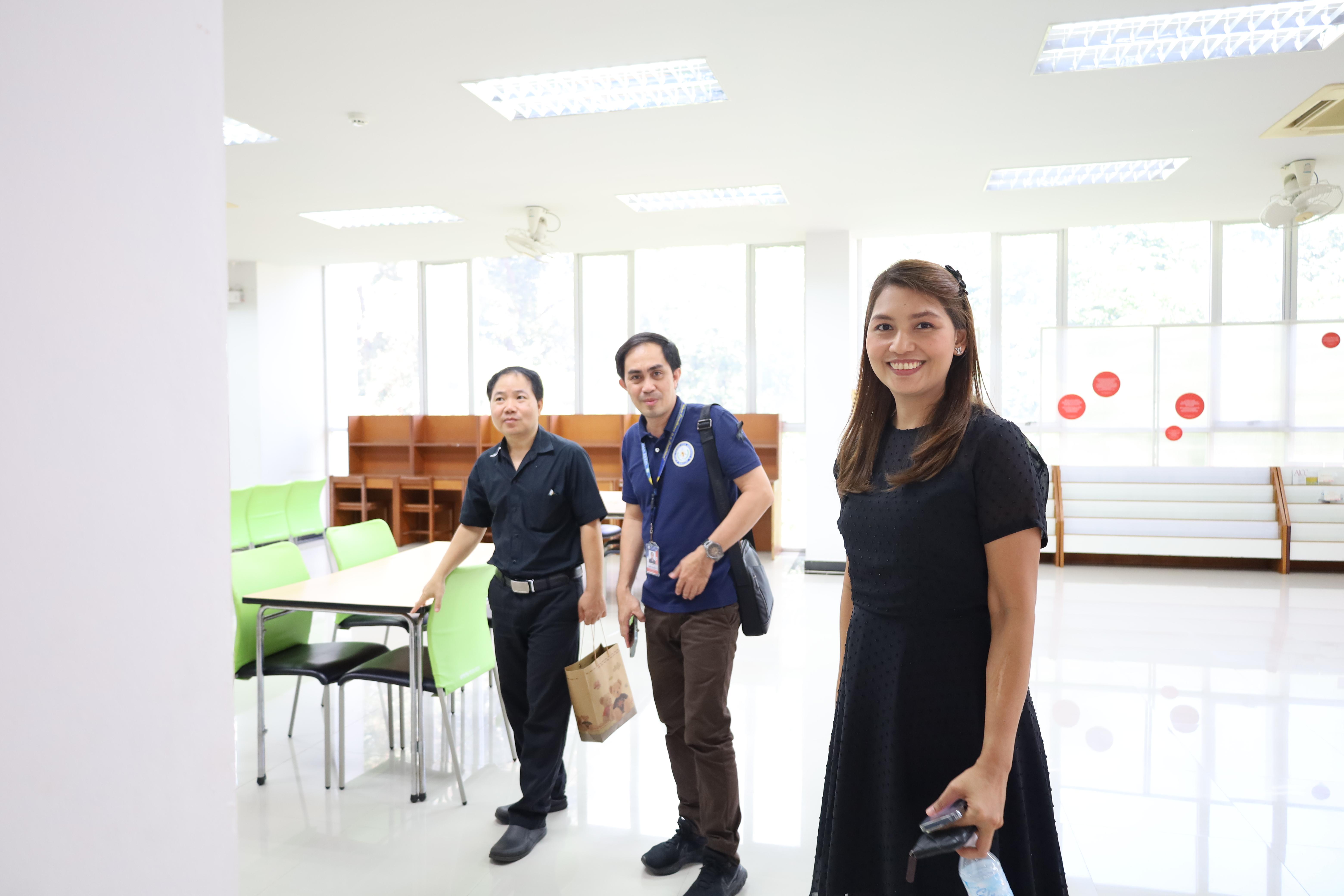 100. กิจกรรมแลกเปลี่ยนวัฒนธรรมเพื่อกำรเรียนรู้สำหรับคณาจารย์และนักศึกษาระดับบัณฑิตศึกษา คณะครุศาสตร์ ความร่วมมือกับ West Visayas State University ประจำปีการศึกษา 2568