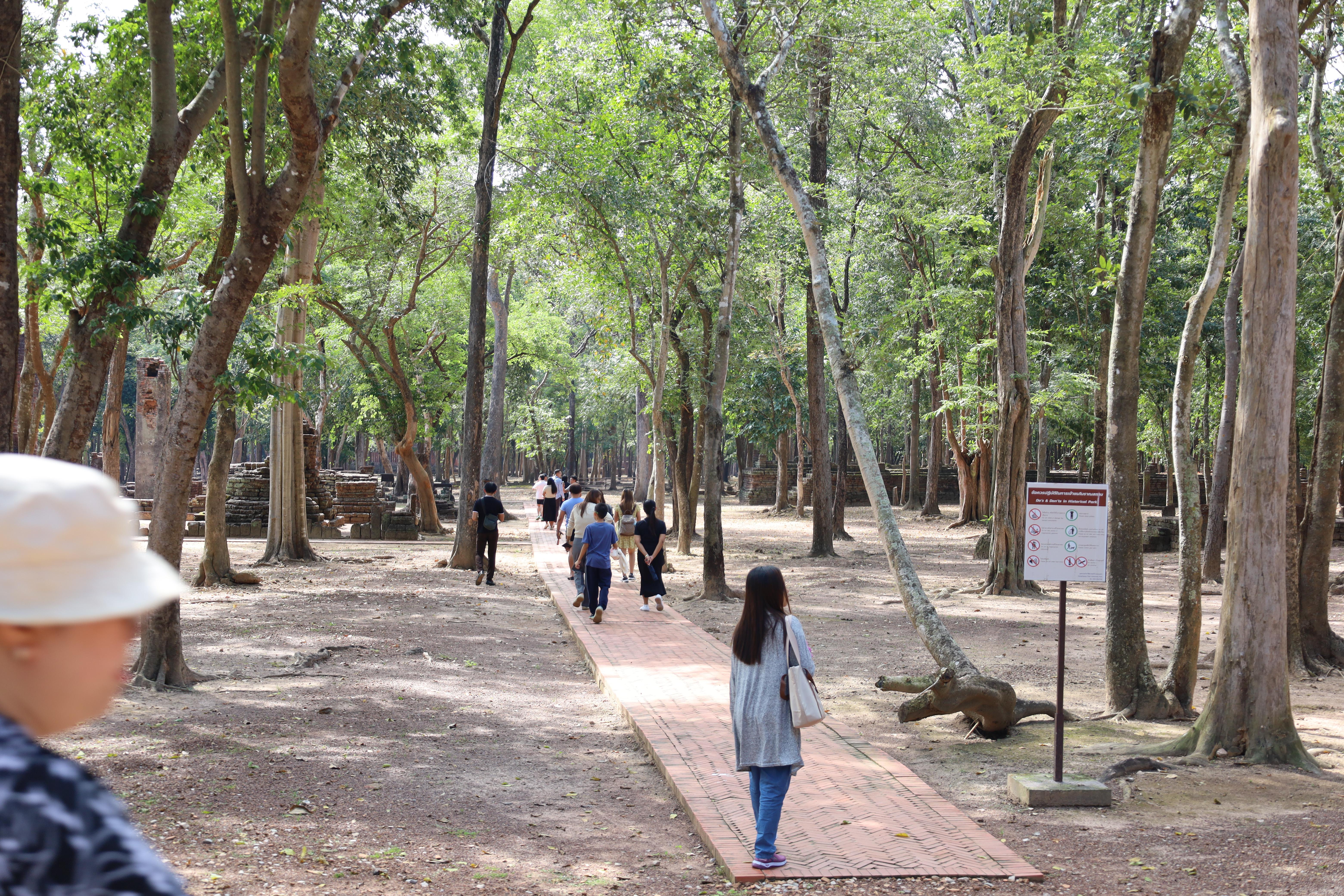 125. กิจกรรมแลกเปลี่ยนวัฒนธรรมเพื่อกำรเรียนรู้สำหรับคณาจารย์และนักศึกษาระดับบัณฑิตศึกษา คณะครุศาสตร์ ความร่วมมือกับ West Visayas State University ประจำปีการศึกษา 2568