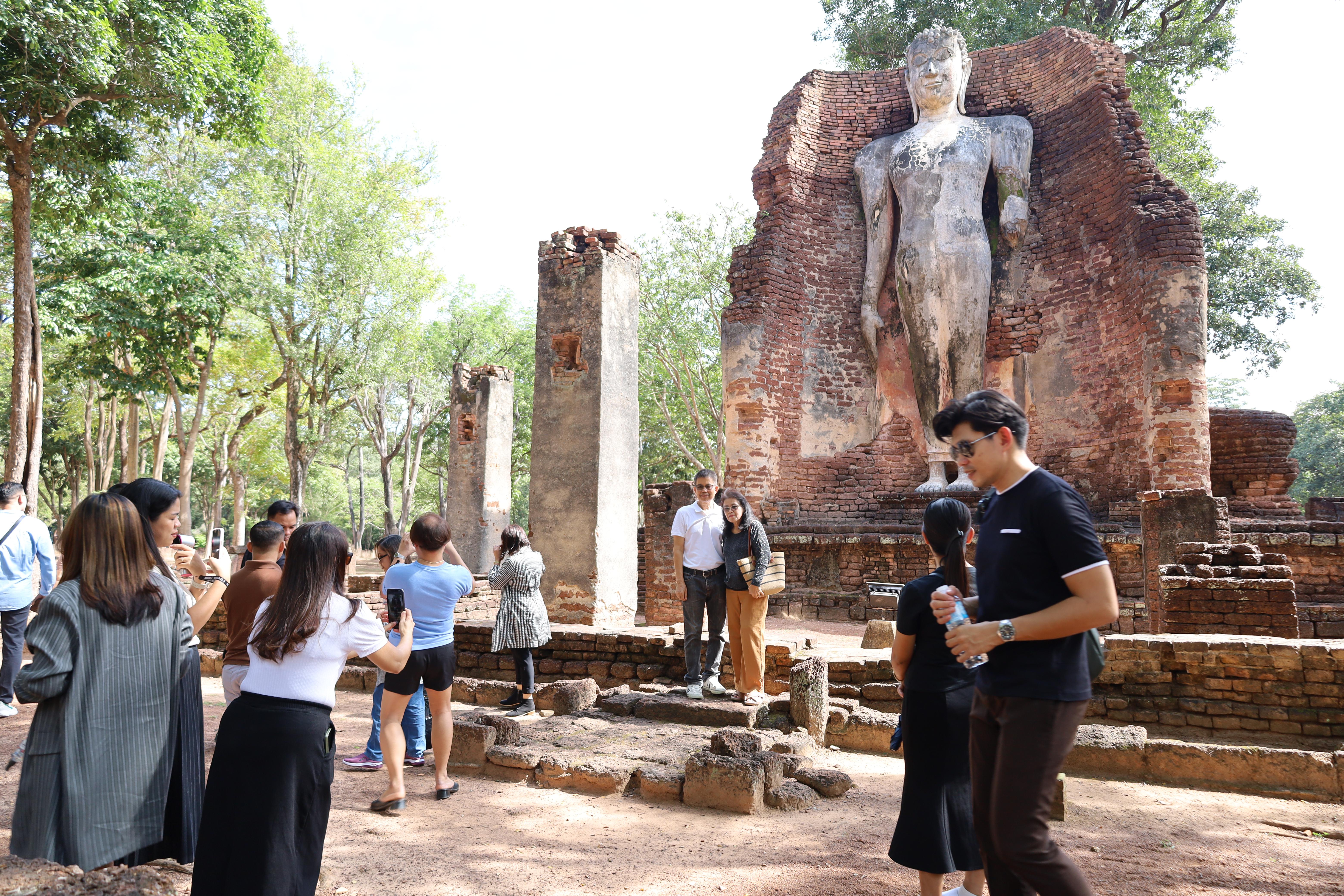 138. กิจกรรมแลกเปลี่ยนวัฒนธรรมเพื่อกำรเรียนรู้สำหรับคณาจารย์และนักศึกษาระดับบัณฑิตศึกษา คณะครุศาสตร์ ความร่วมมือกับ West Visayas State University ประจำปีการศึกษา 2568