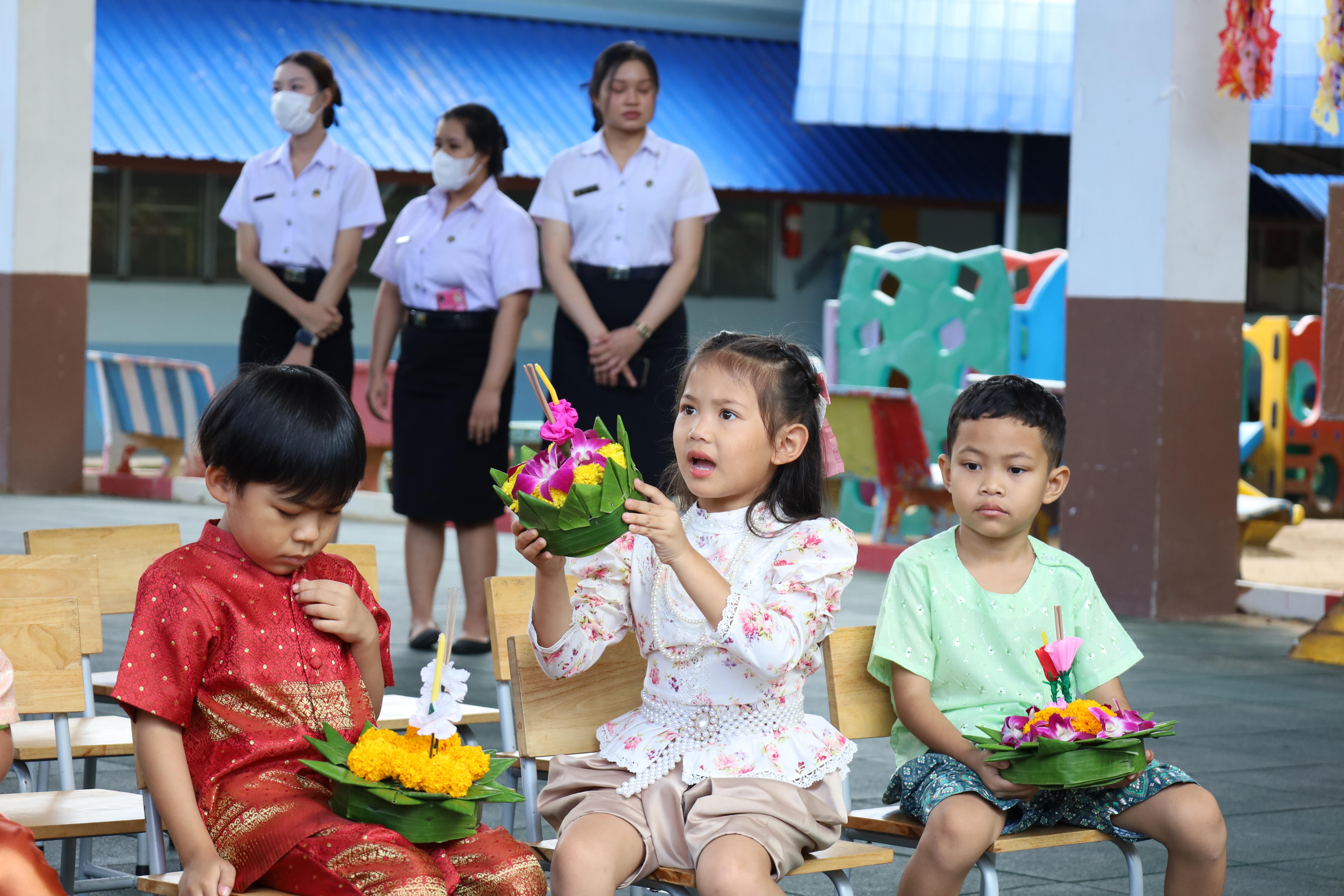 27. กิจกรรมลอยกระทงโรงเรียนอนุบาลราชภัฏกำแพงเพชร ประจำปีการศึกษา 2568