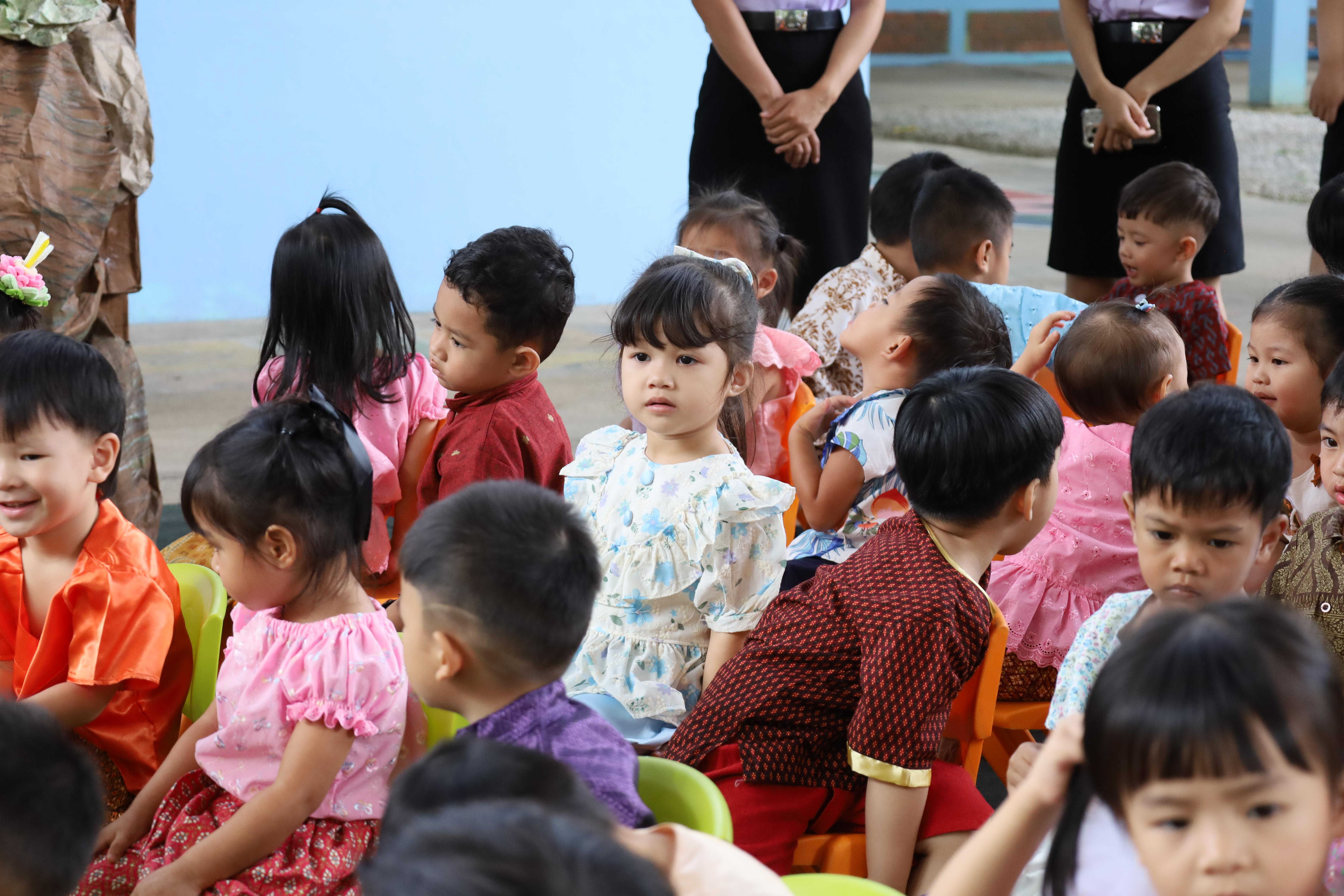 76. กิจกรรมลอยกระทงโรงเรียนอนุบาลราชภัฏกำแพงเพชร ประจำปีการศึกษา 2568