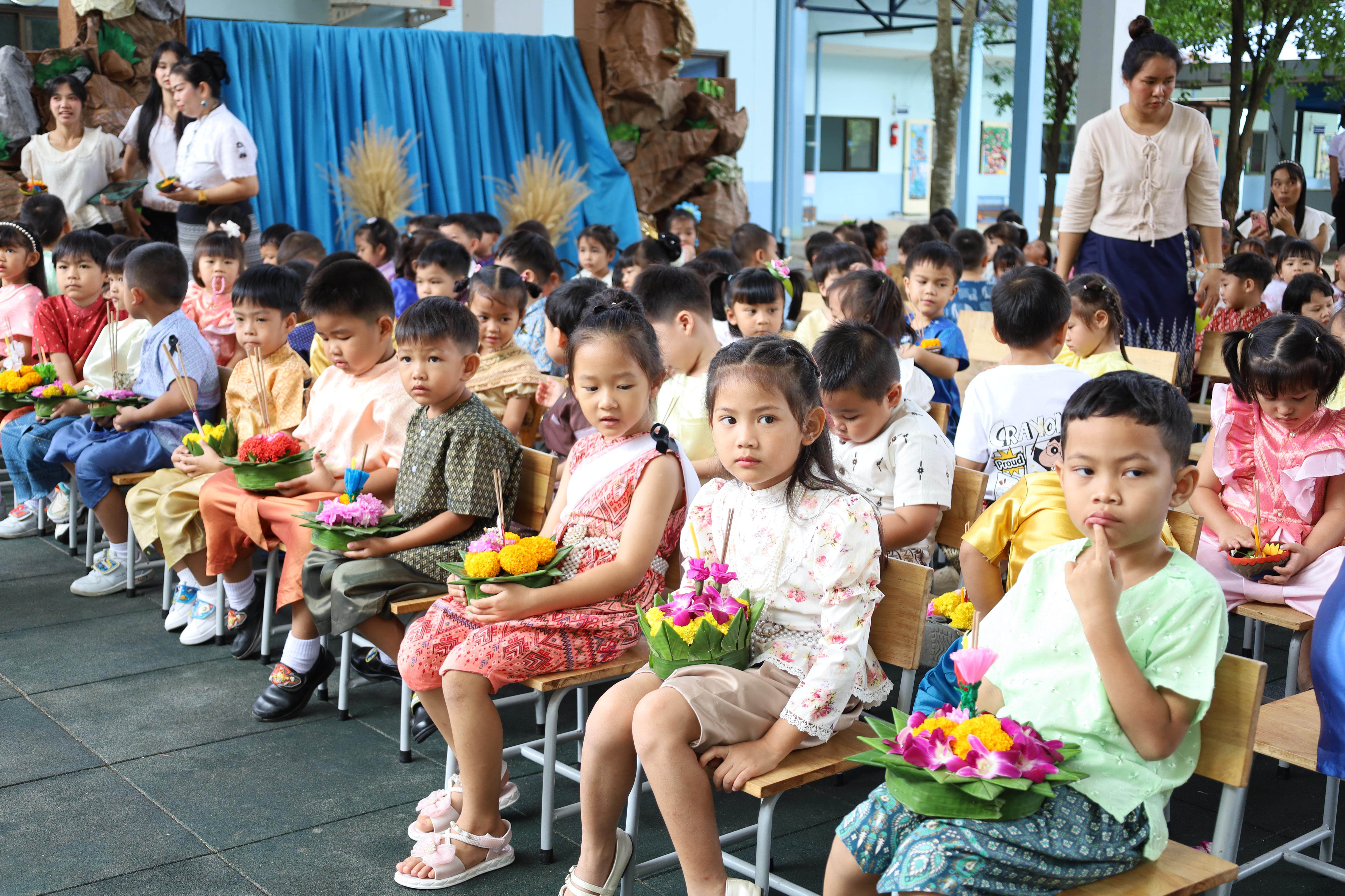 105. กิจกรรมลอยกระทงโรงเรียนอนุบาลราชภัฏกำแพงเพชร ประจำปีการศึกษา 2568