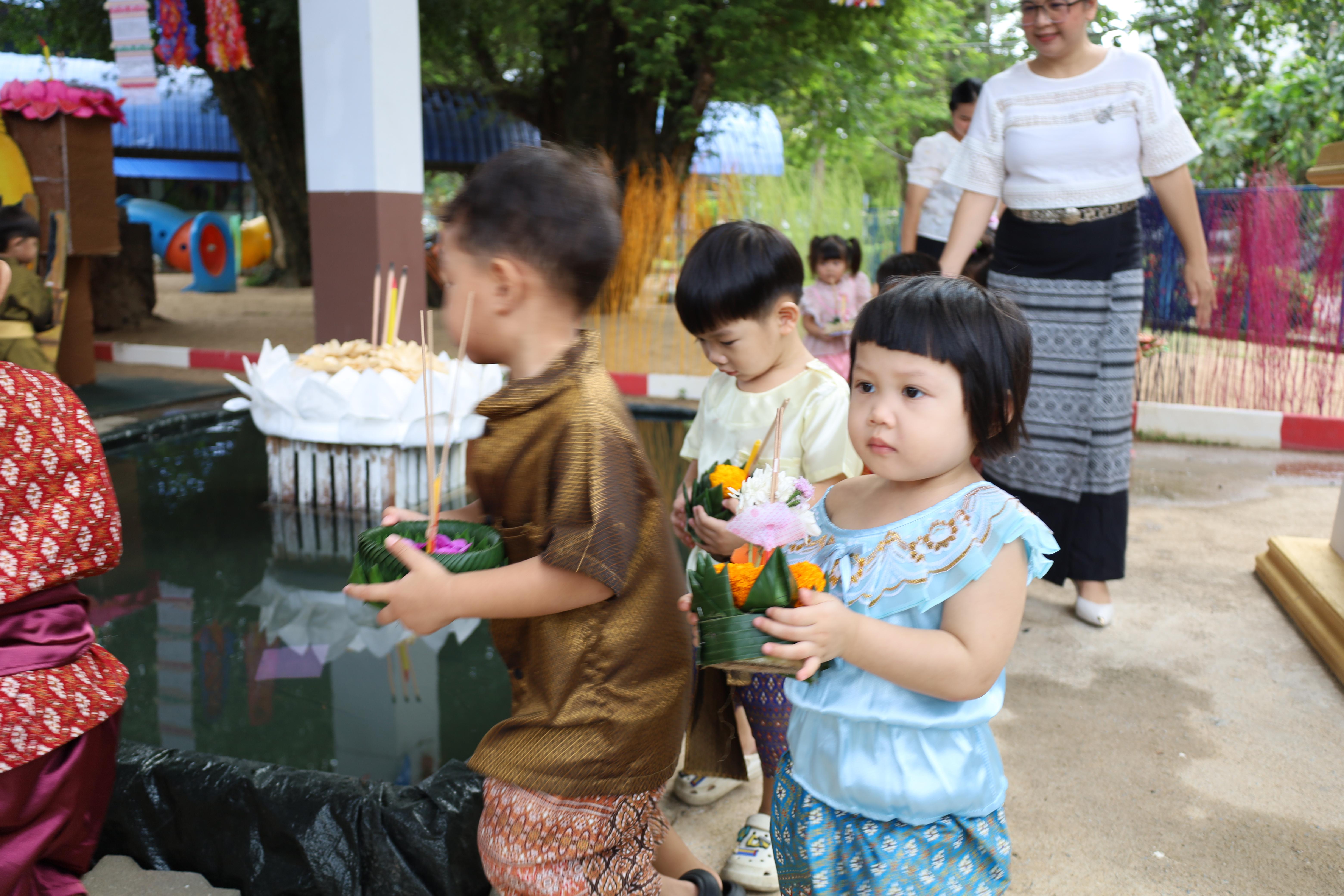 122. กิจกรรมลอยกระทงโรงเรียนอนุบาลราชภัฏกำแพงเพชร ประจำปีการศึกษา 2568