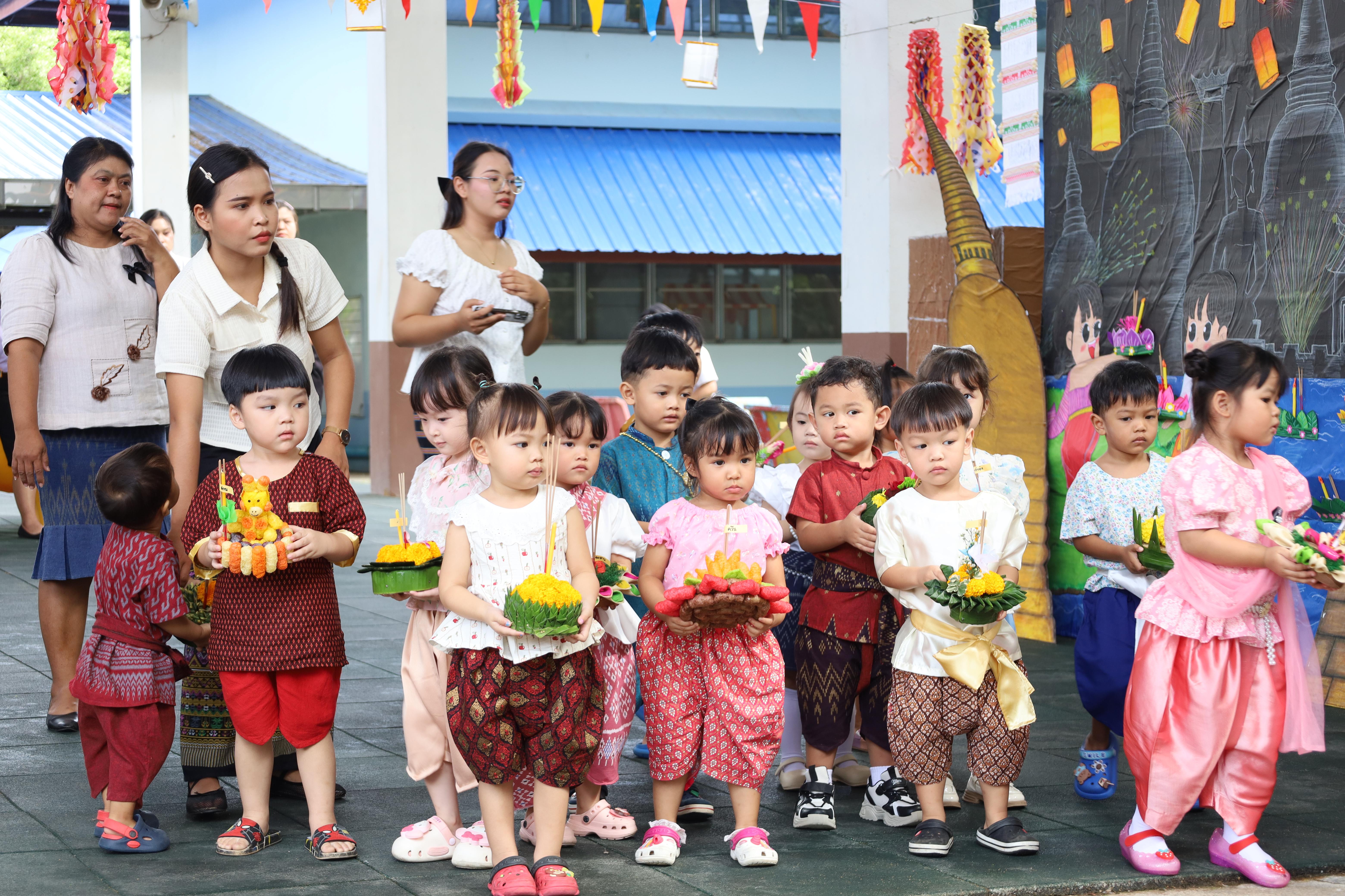 130. กิจกรรมลอยกระทงโรงเรียนอนุบาลราชภัฏกำแพงเพชร ประจำปีการศึกษา 2568