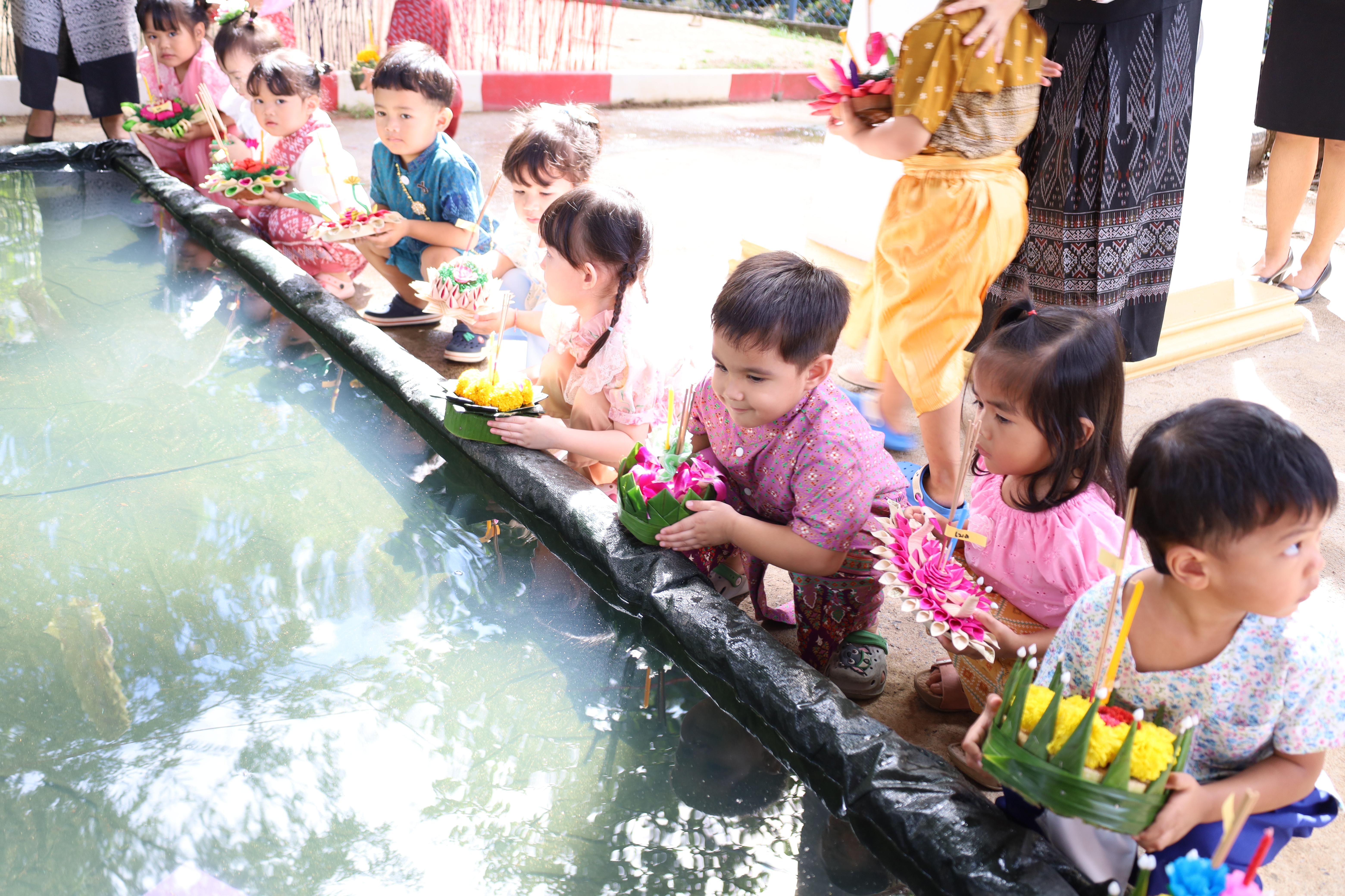 139. กิจกรรมลอยกระทงโรงเรียนอนุบาลราชภัฏกำแพงเพชร ประจำปีการศึกษา 2568