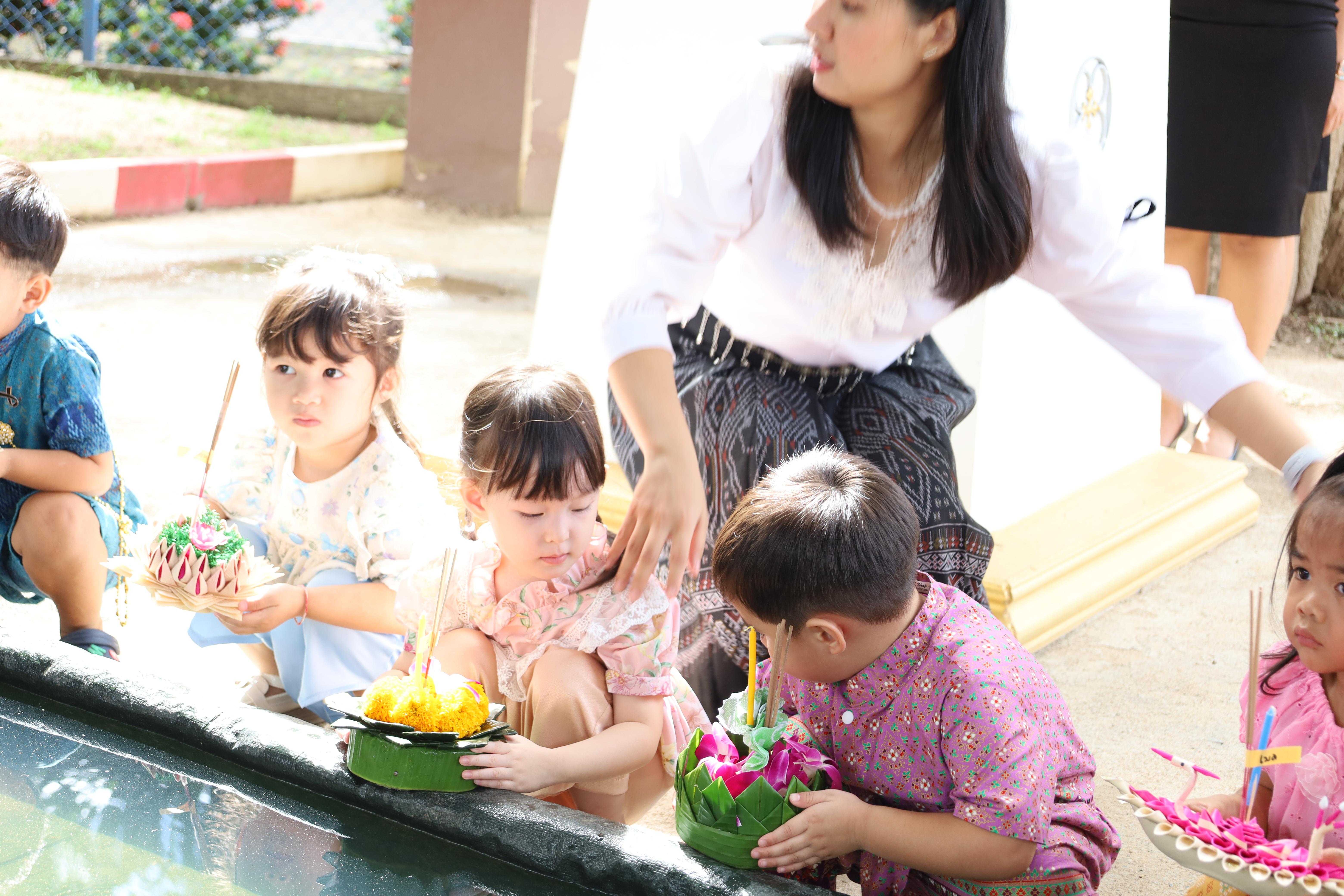 141. กิจกรรมลอยกระทงโรงเรียนอนุบาลราชภัฏกำแพงเพชร ประจำปีการศึกษา 2568