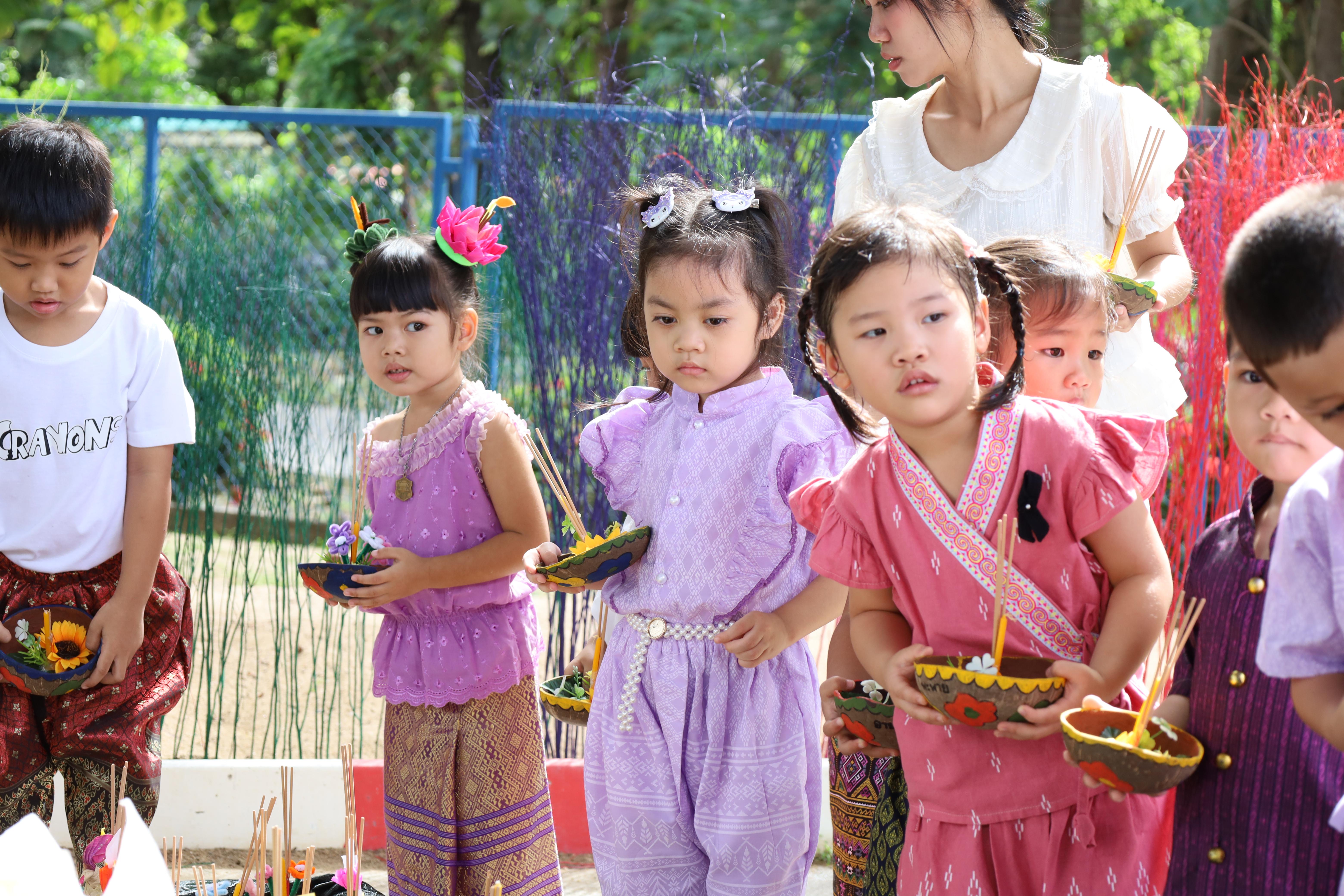 203. กิจกรรมลอยกระทงโรงเรียนอนุบาลราชภัฏกำแพงเพชร ประจำปีการศึกษา 2568