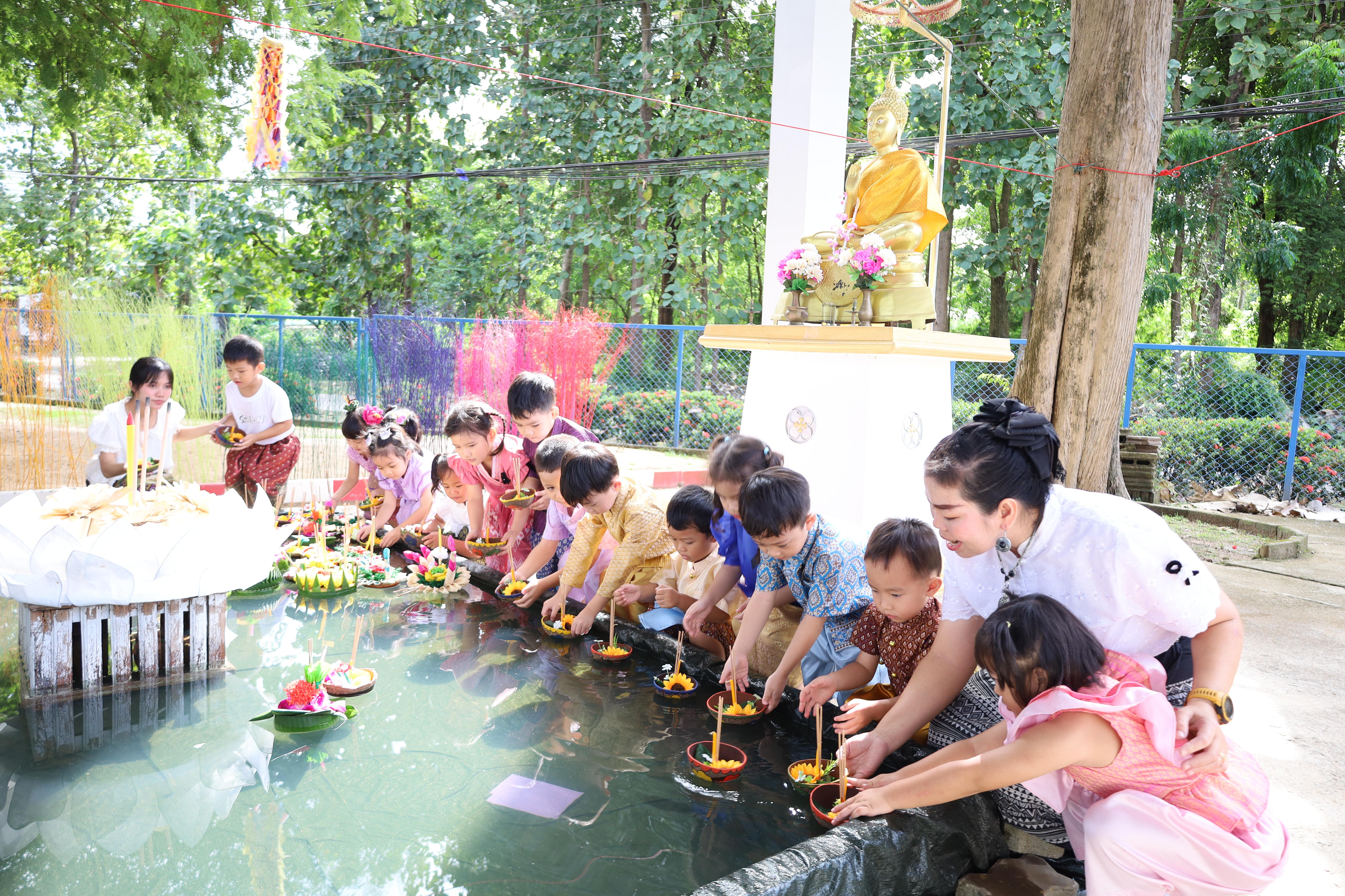 207. กิจกรรมลอยกระทงโรงเรียนอนุบาลราชภัฏกำแพงเพชร ประจำปีการศึกษา 2568