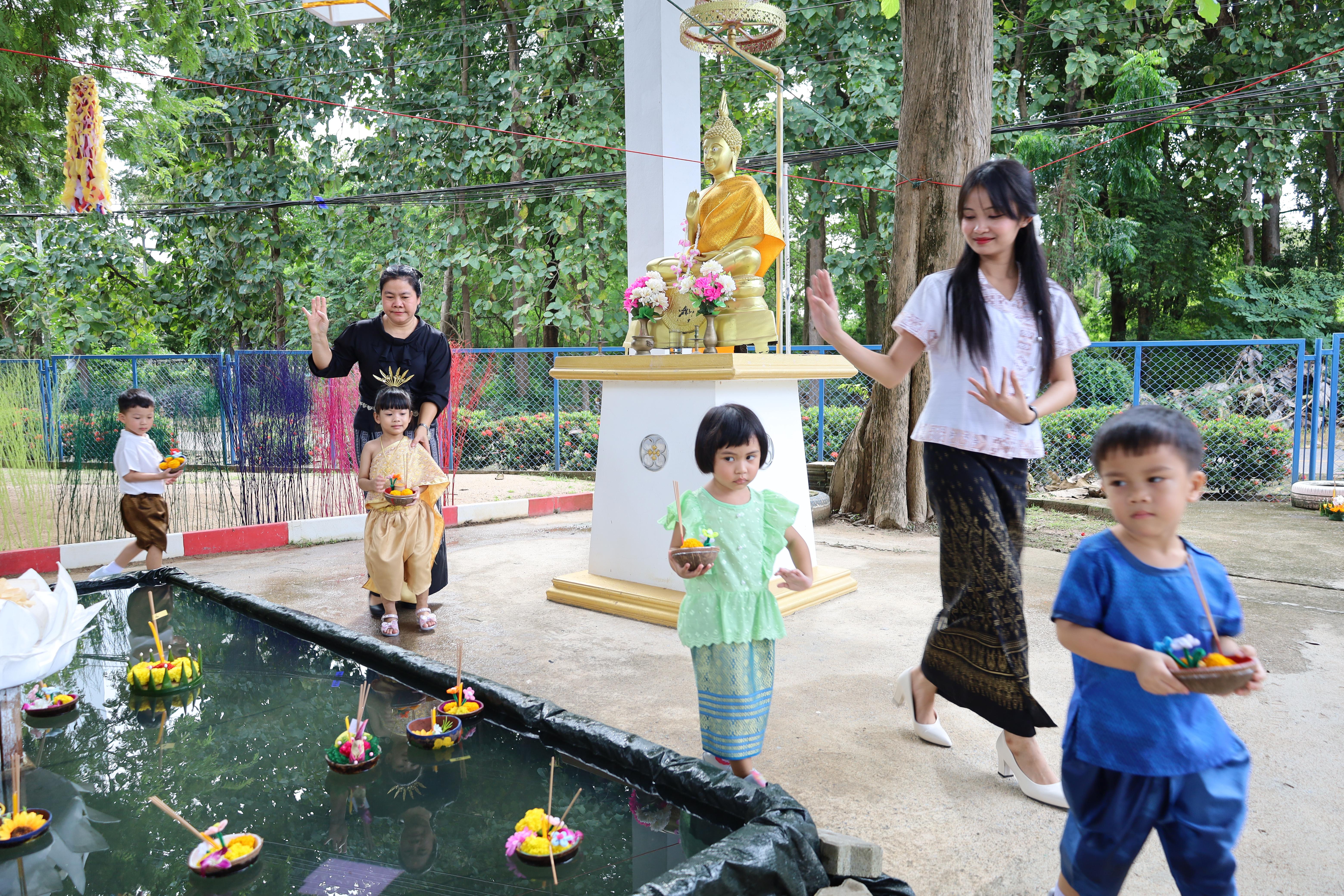 220. กิจกรรมลอยกระทงโรงเรียนอนุบาลราชภัฏกำแพงเพชร ประจำปีการศึกษา 2568