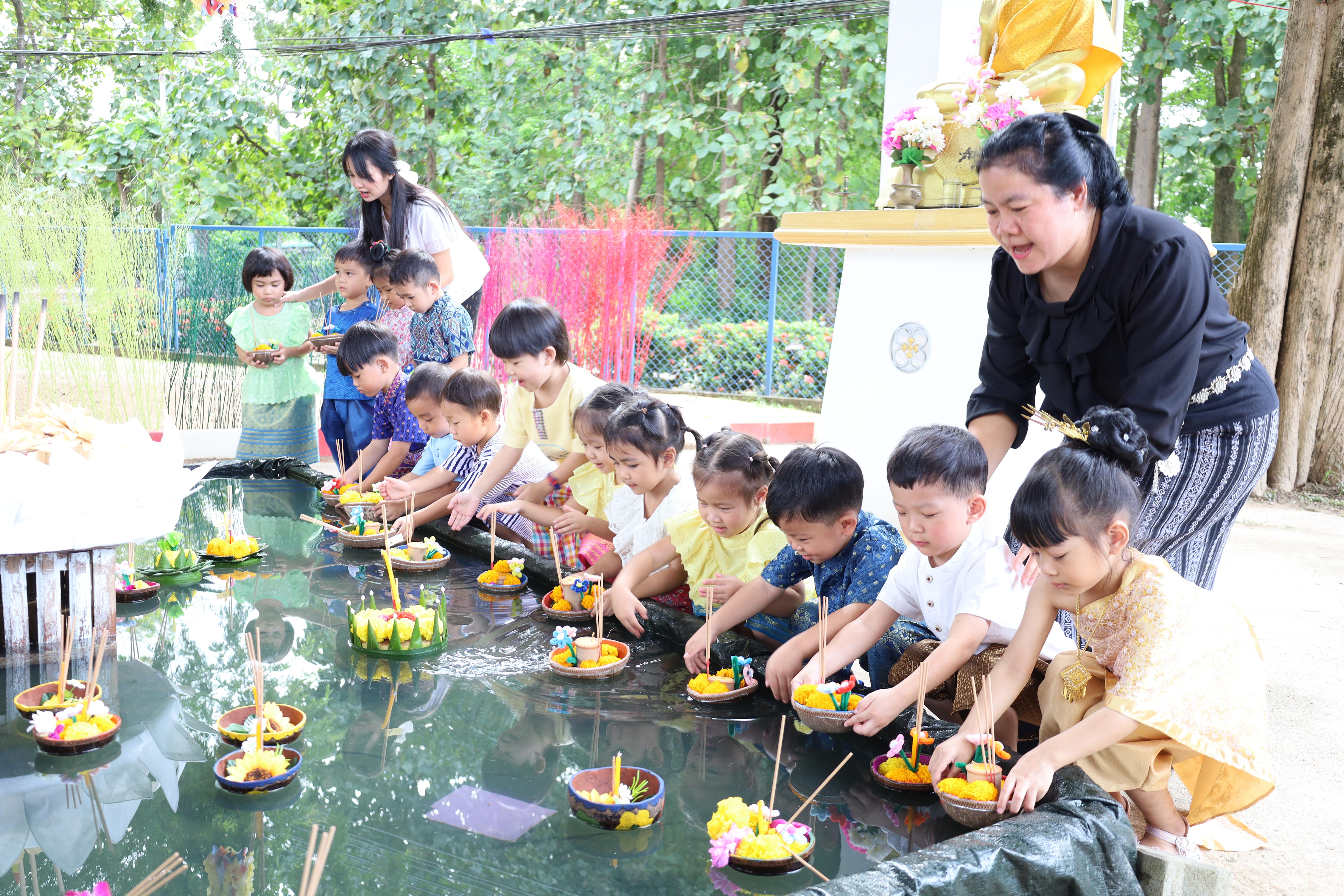 228. กิจกรรมลอยกระทงโรงเรียนอนุบาลราชภัฏกำแพงเพชร ประจำปีการศึกษา 2568