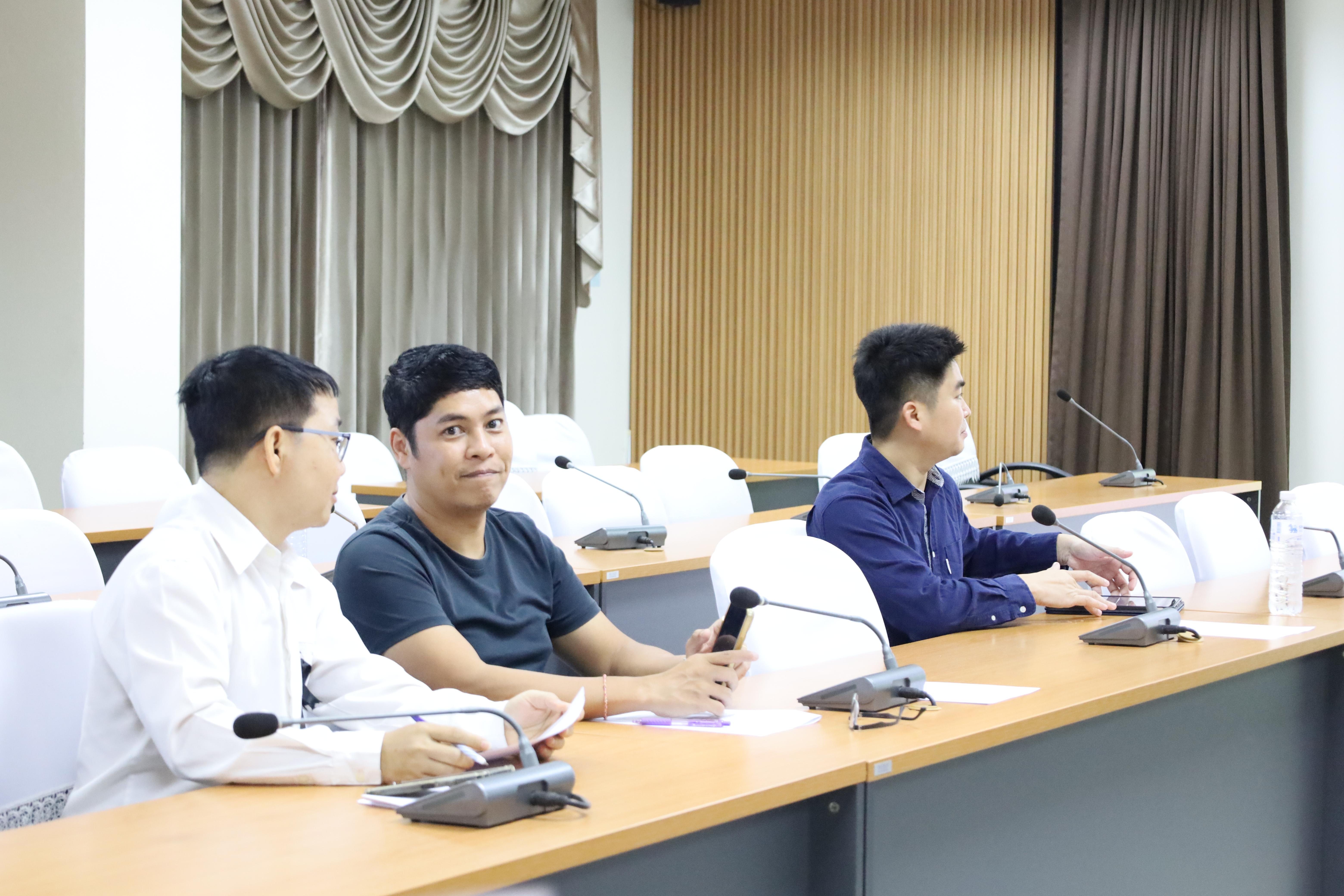 8. การประชุมการกรอกแผนการเรียน