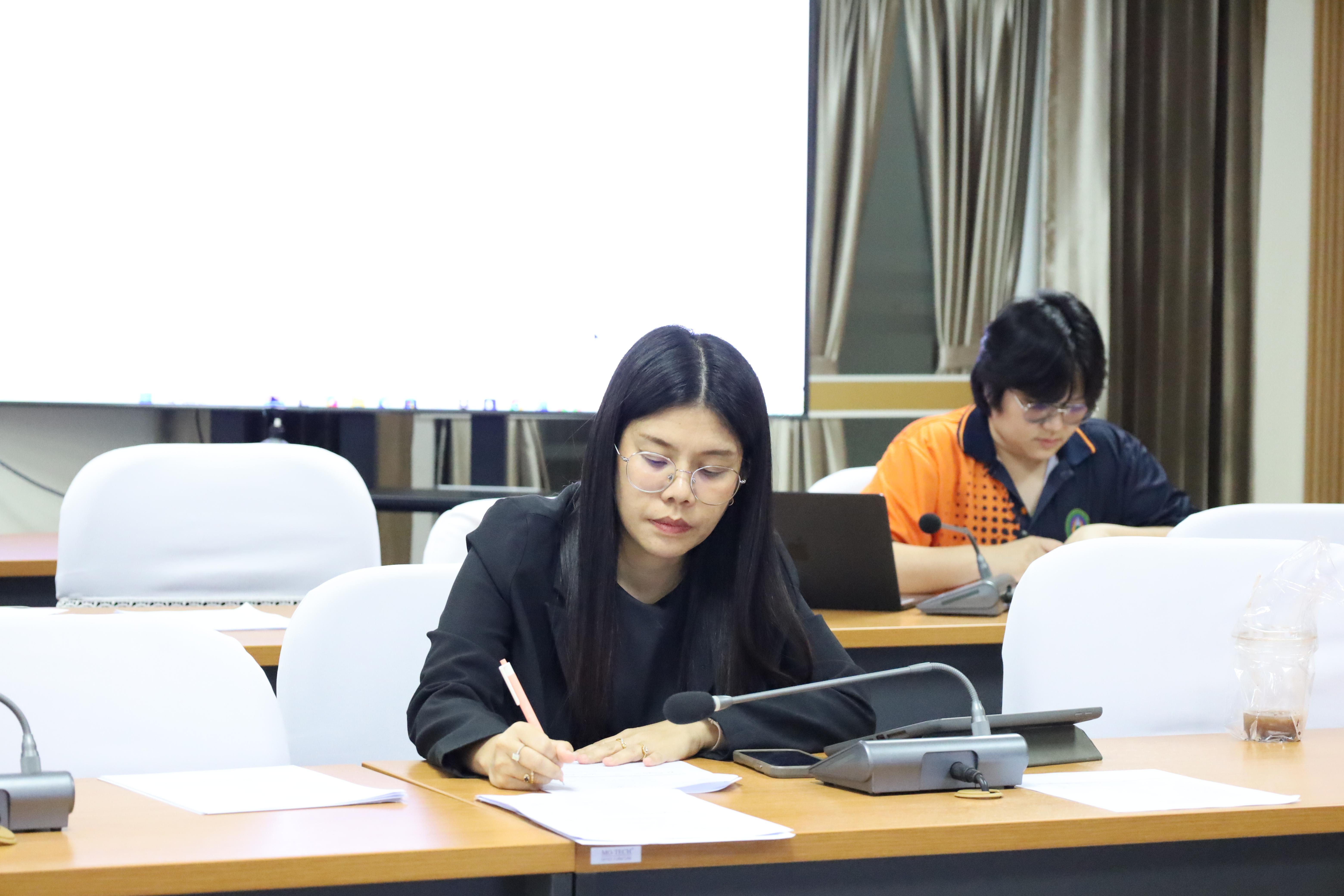 13. การประชุมการกรอกแผนการเรียน