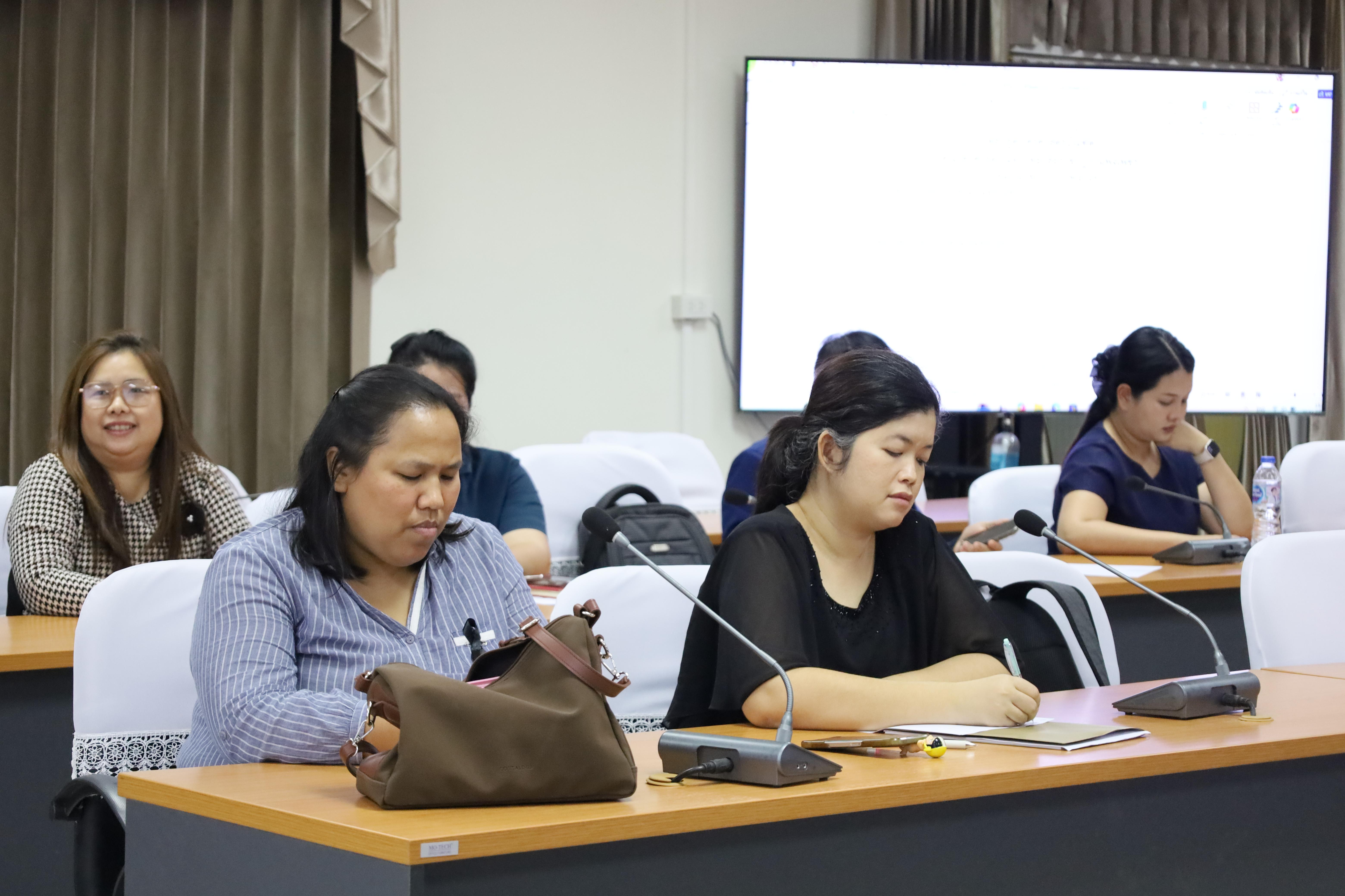 14. การประชุมการกรอกแผนการเรียน