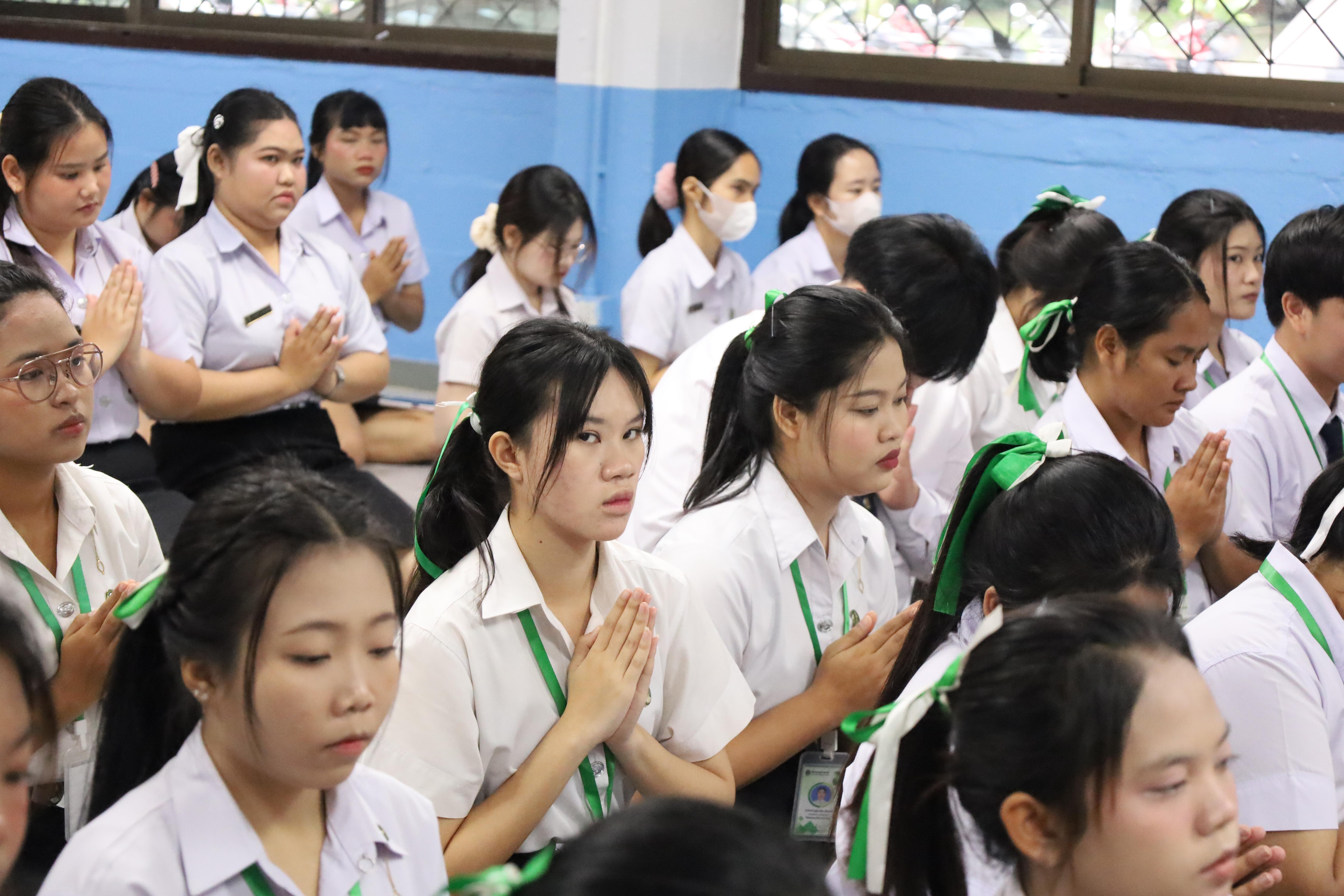 17. ไหว้ครูชมรมสักทองเสียงทิพย์