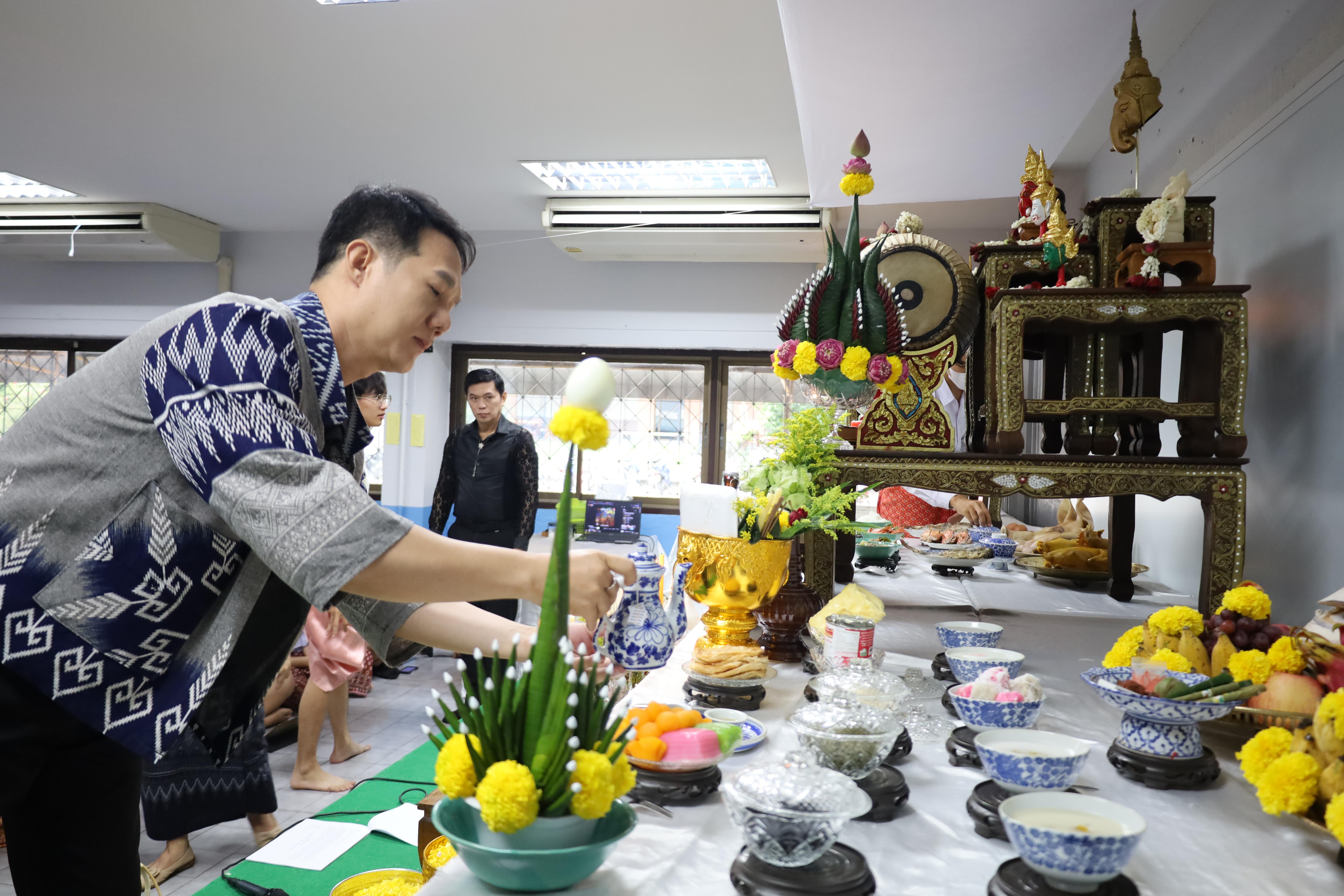 23. ไหว้ครูชมรมสักทองเสียงทิพย์