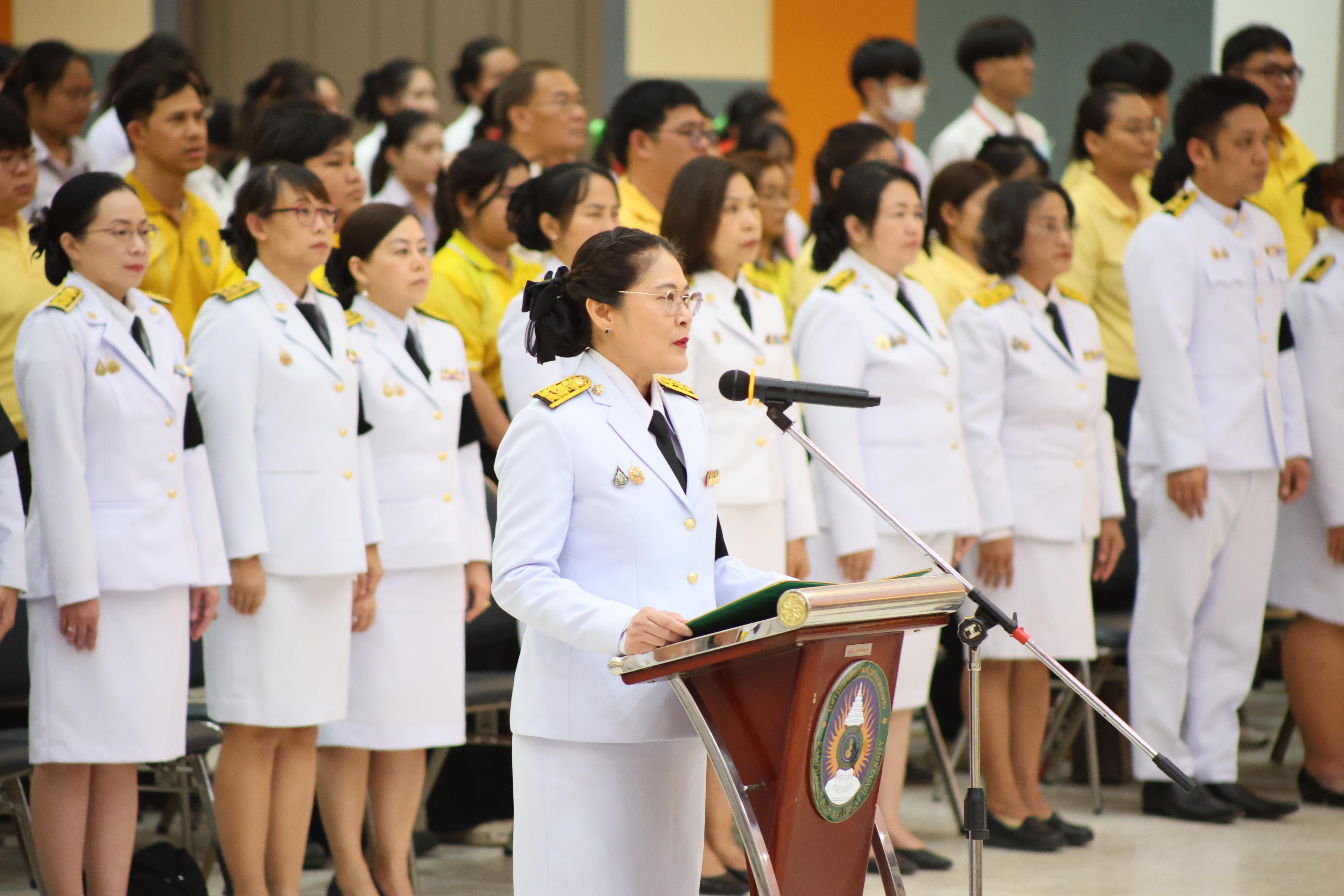 7. พิธีวางพานพุ่มถวายราชสักการะและพิธีน้อมรำลึก เนื่องในวันคล้ายวันพระบรมราชสมภพพระบาทสมเด็จพระบรมชนกาธิเบศรฯ