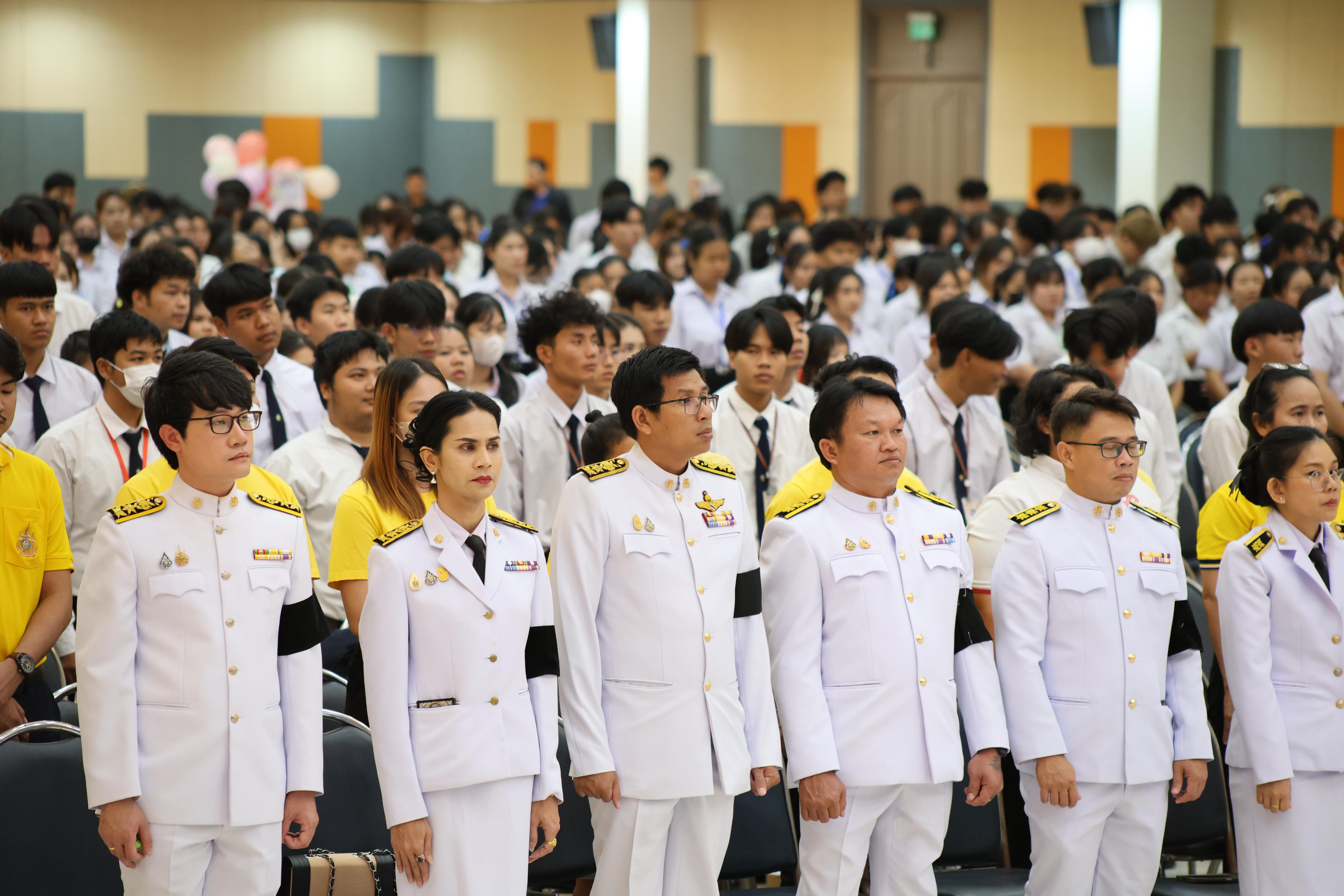 9. พิธีวางพานพุ่มถวายราชสักการะและพิธีน้อมรำลึก เนื่องในวันคล้ายวันพระบรมราชสมภพพระบาทสมเด็จพระบรมชนกาธิเบศรฯ