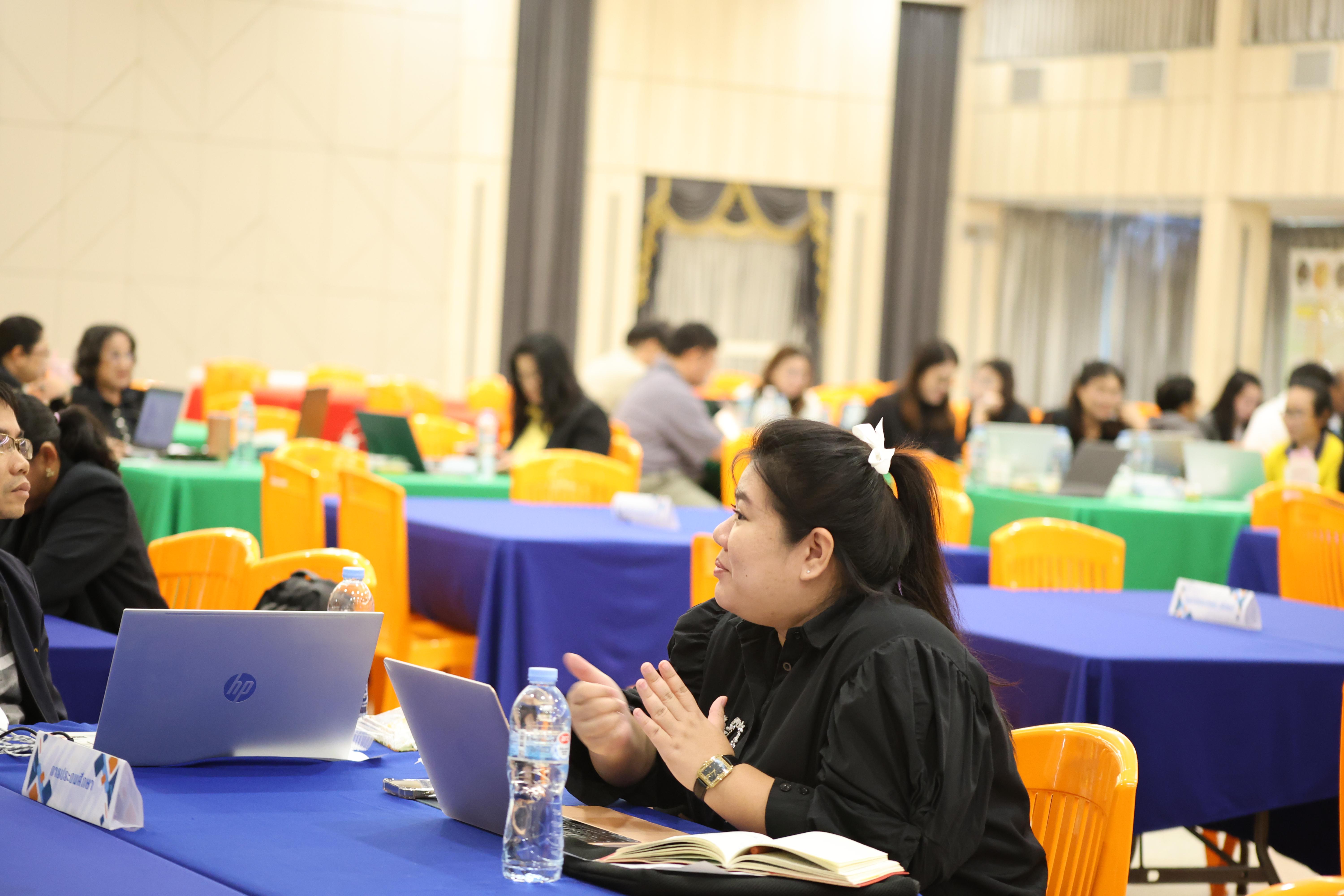 43. โครงการอบรมเชิงปฏิบัติการการพัฒนาคุณภาพอาจารย์