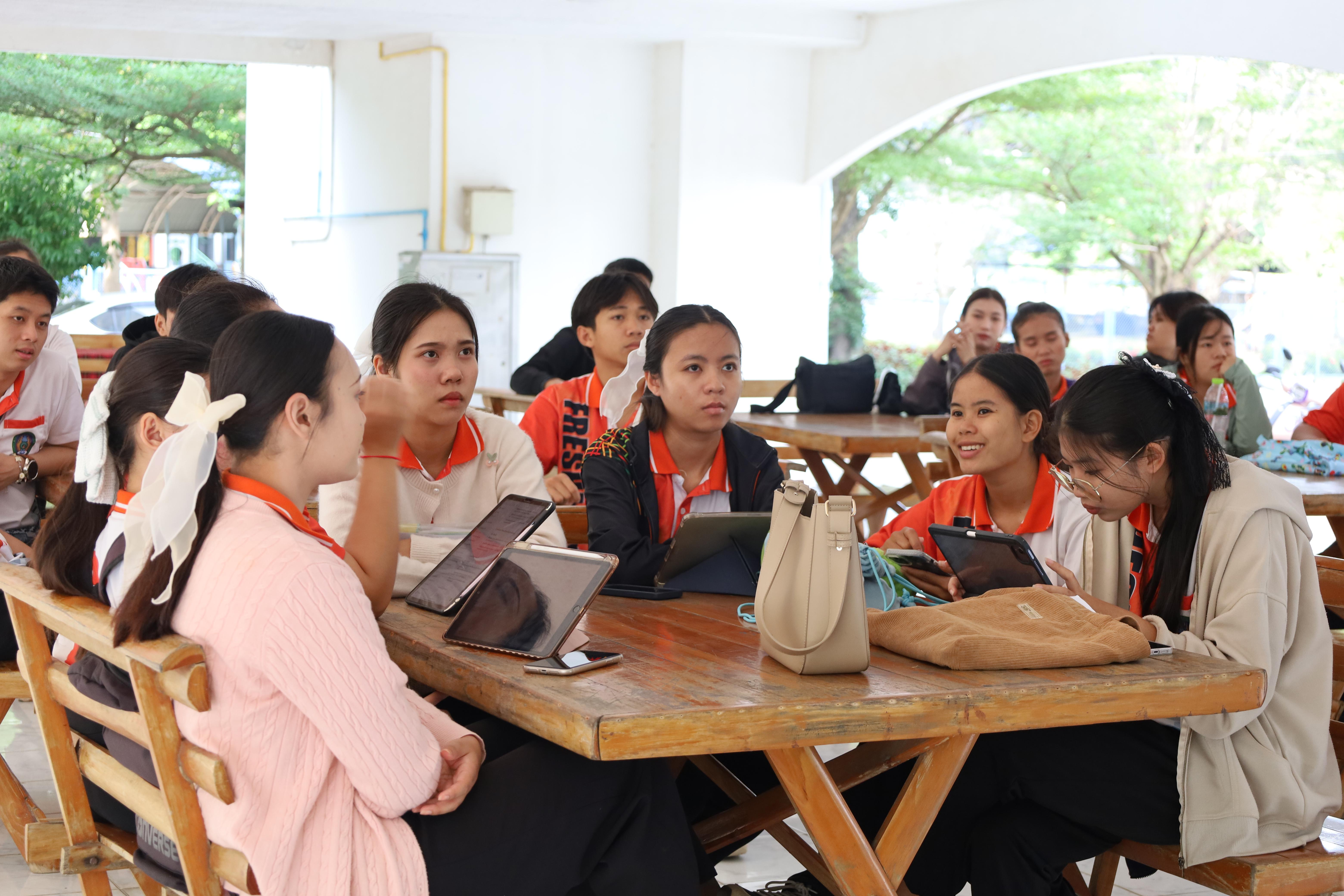 4. การมอบโรงเรือนปลูกพืชไร้ดิน