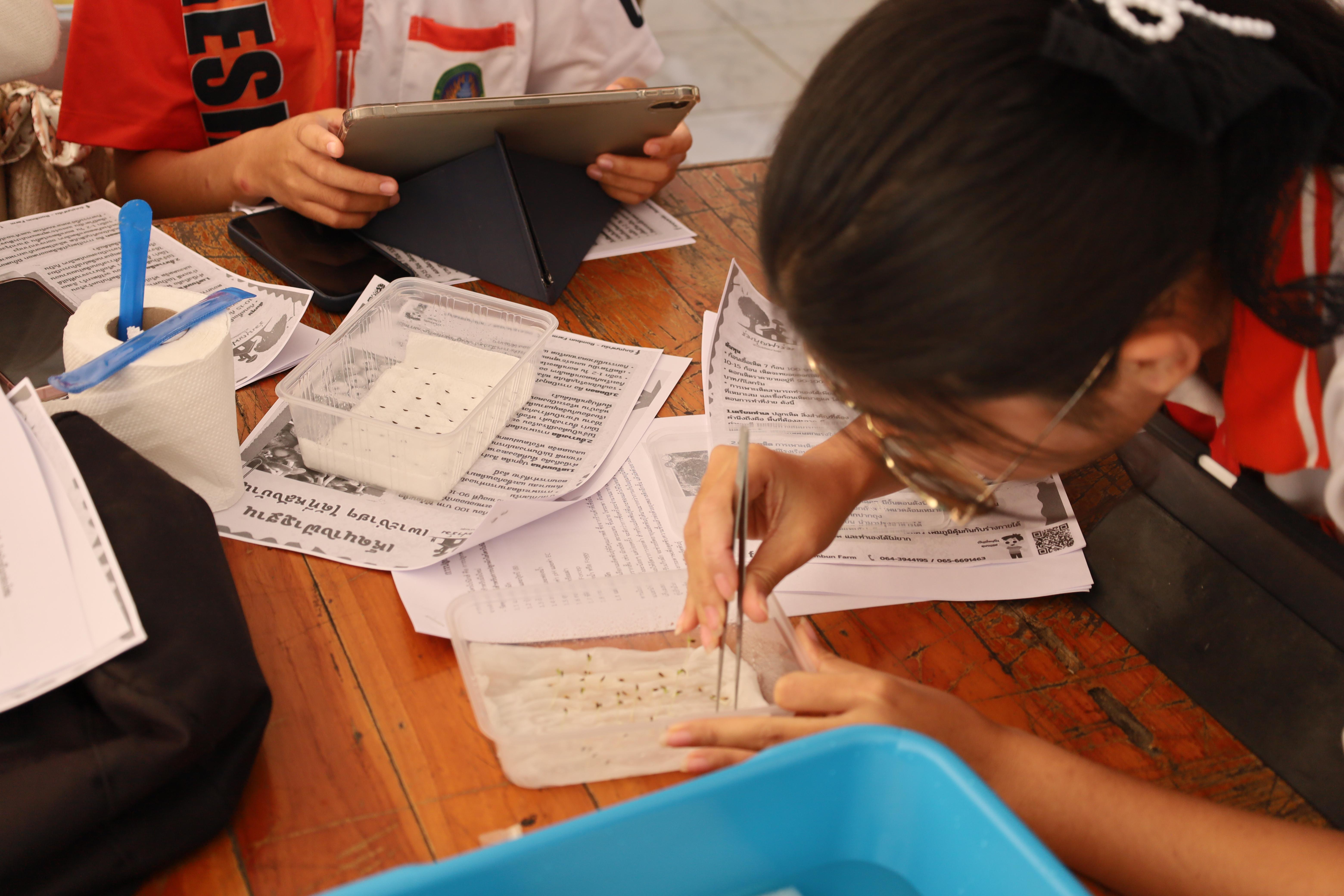 40. การมอบโรงเรือนปลูกพืชไร้ดิน