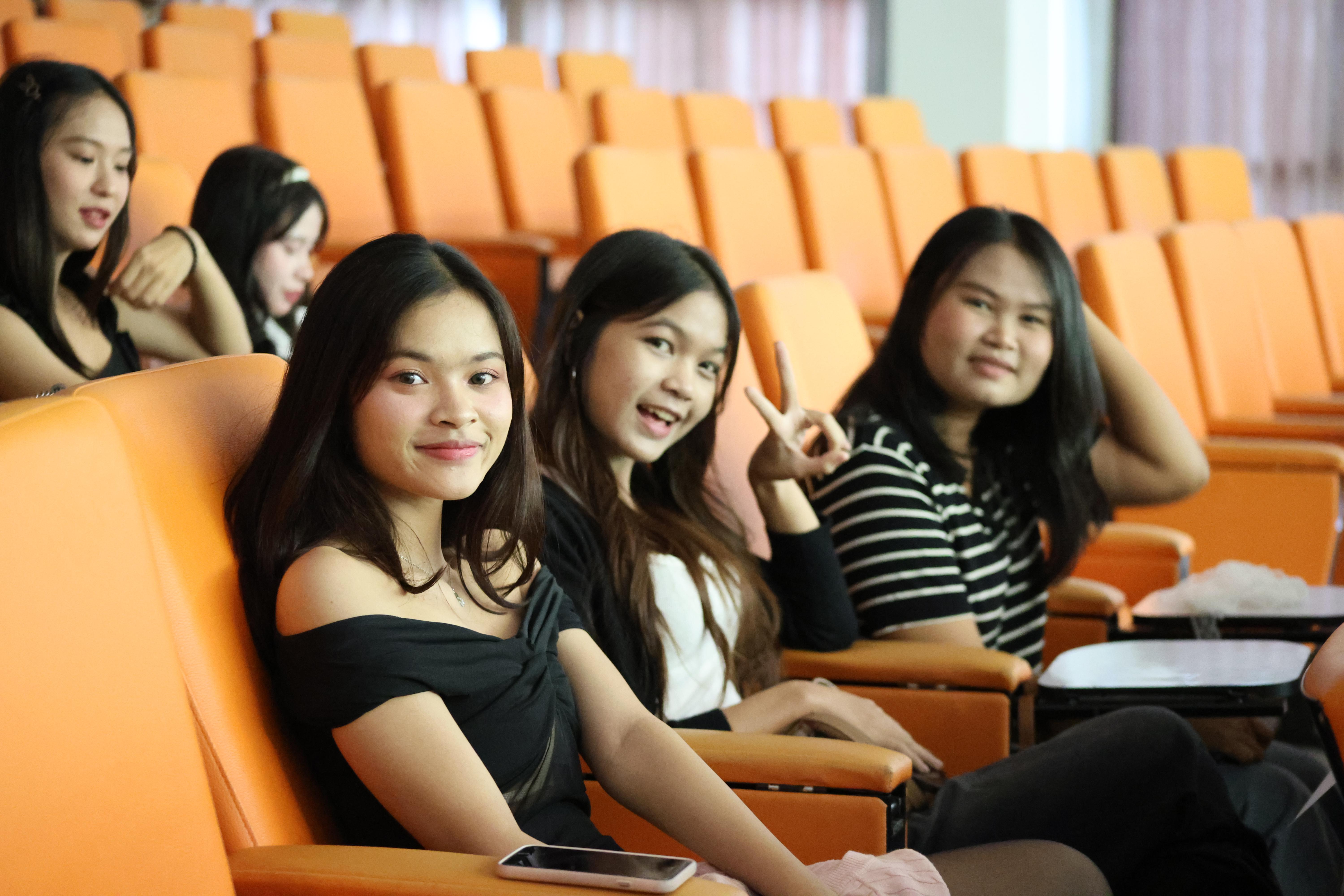 83. Christmas Party 2025