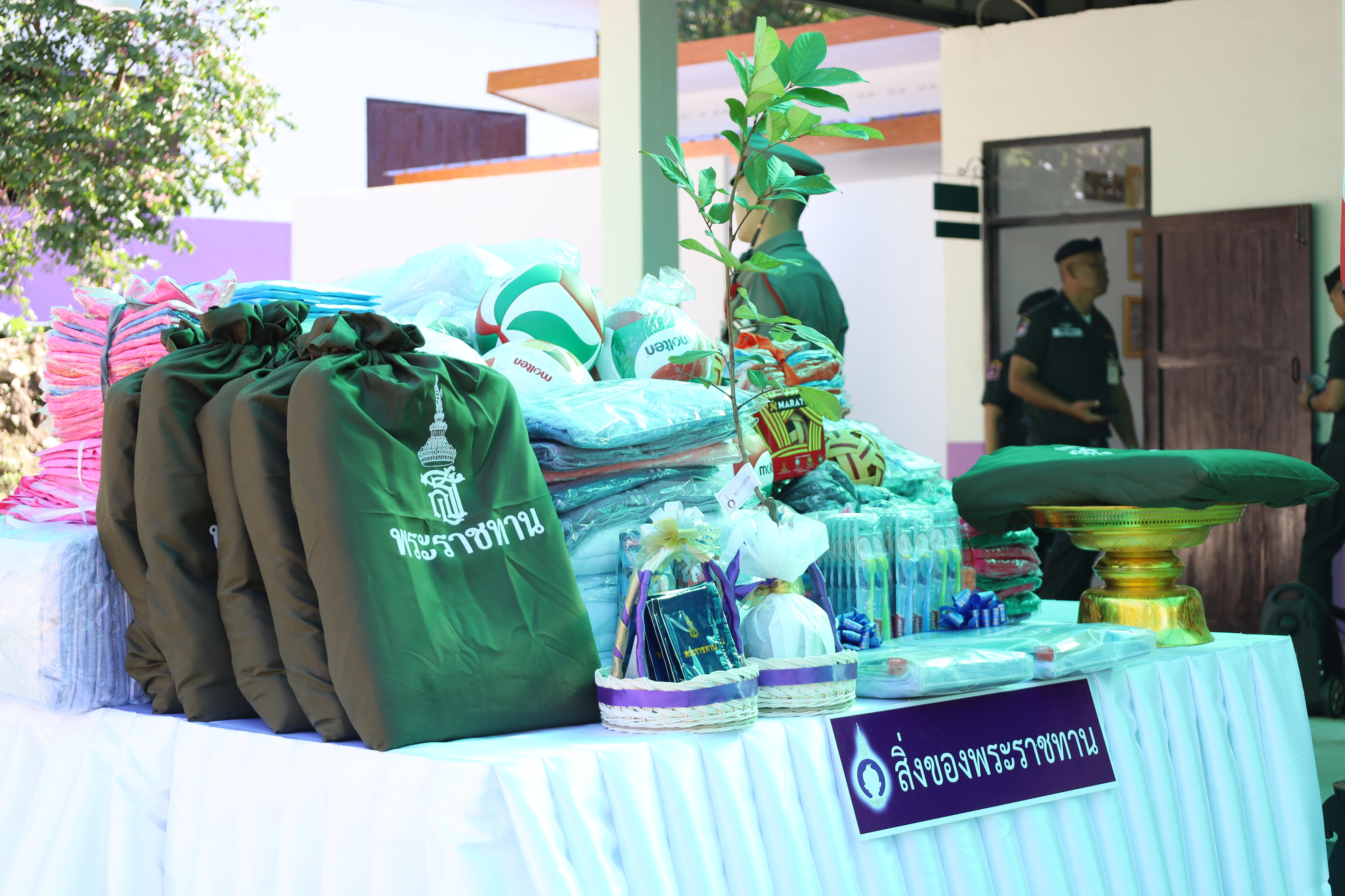 11. รับเสด็จฯ สมเด็จพระกนิษฐาธิราชเจ้า กรมสมเด็จพระเทพรัตนราชสุดาฯ สยามบรมราชกุมารี