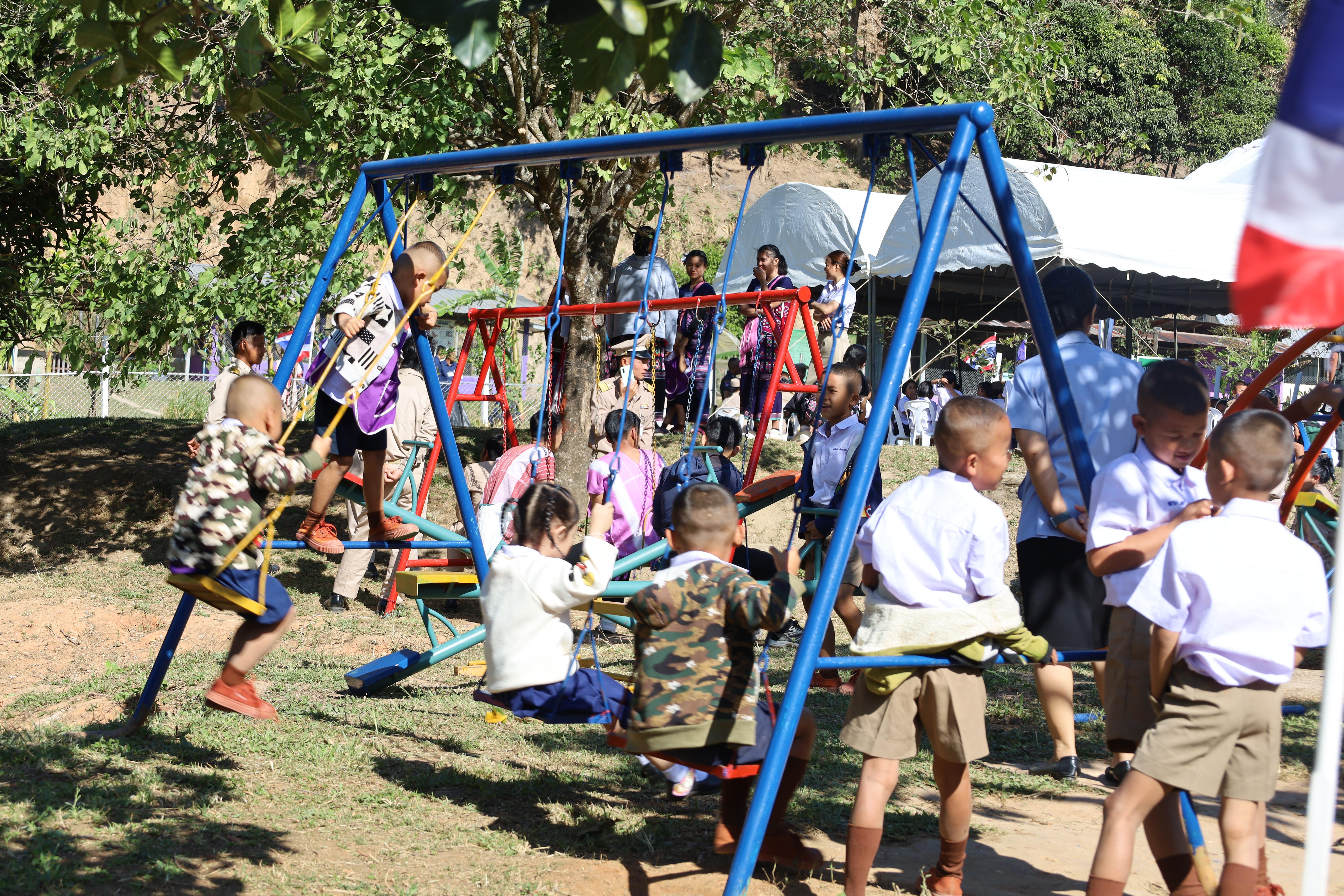 18. รับเสด็จฯ สมเด็จพระกนิษฐาธิราชเจ้า กรมสมเด็จพระเทพรัตนราชสุดาฯ สยามบรมราชกุมารี