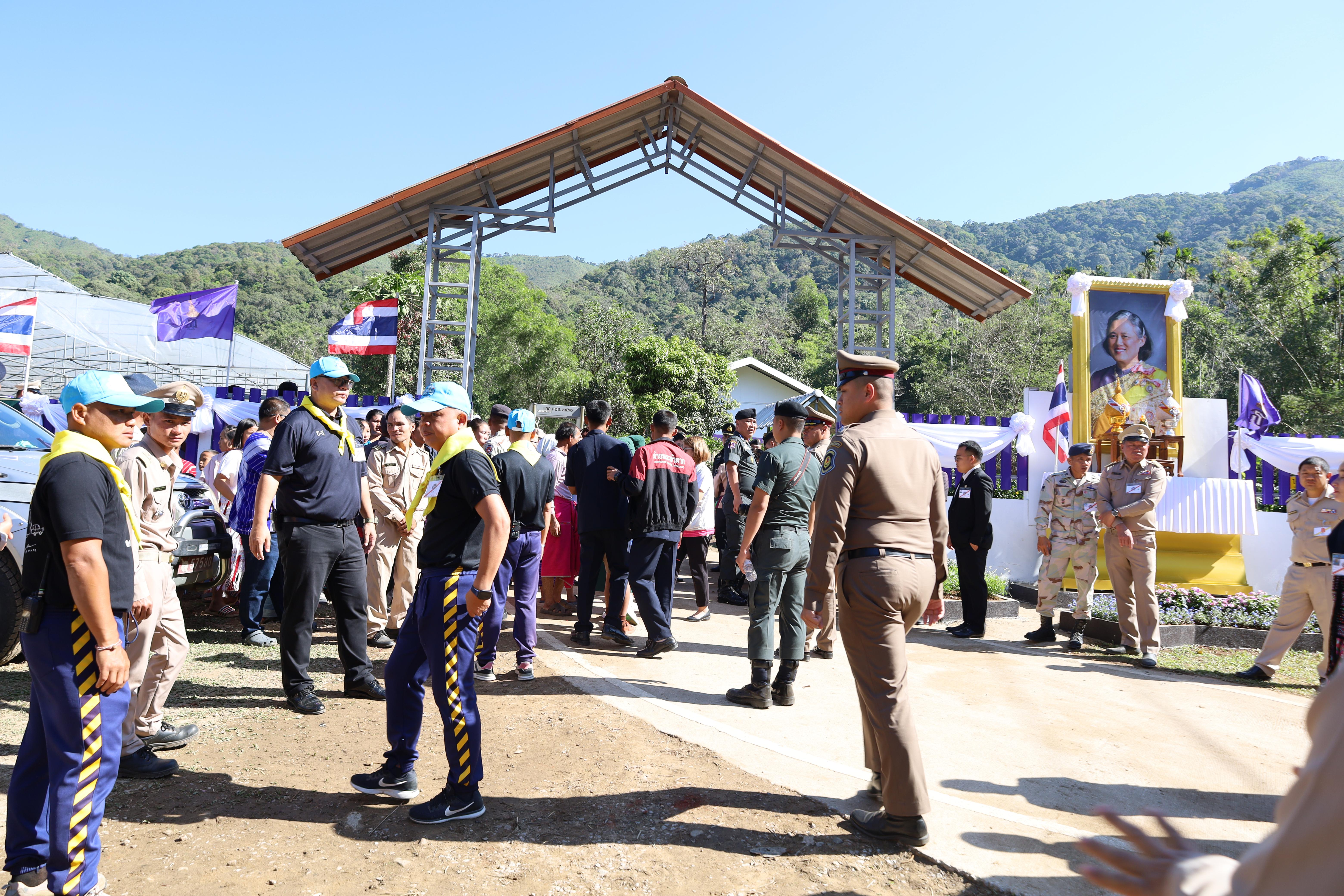 42. รับเสด็จฯ สมเด็จพระกนิษฐาธิราชเจ้า กรมสมเด็จพระเทพรัตนราชสุดาฯ สยามบรมราชกุมารี