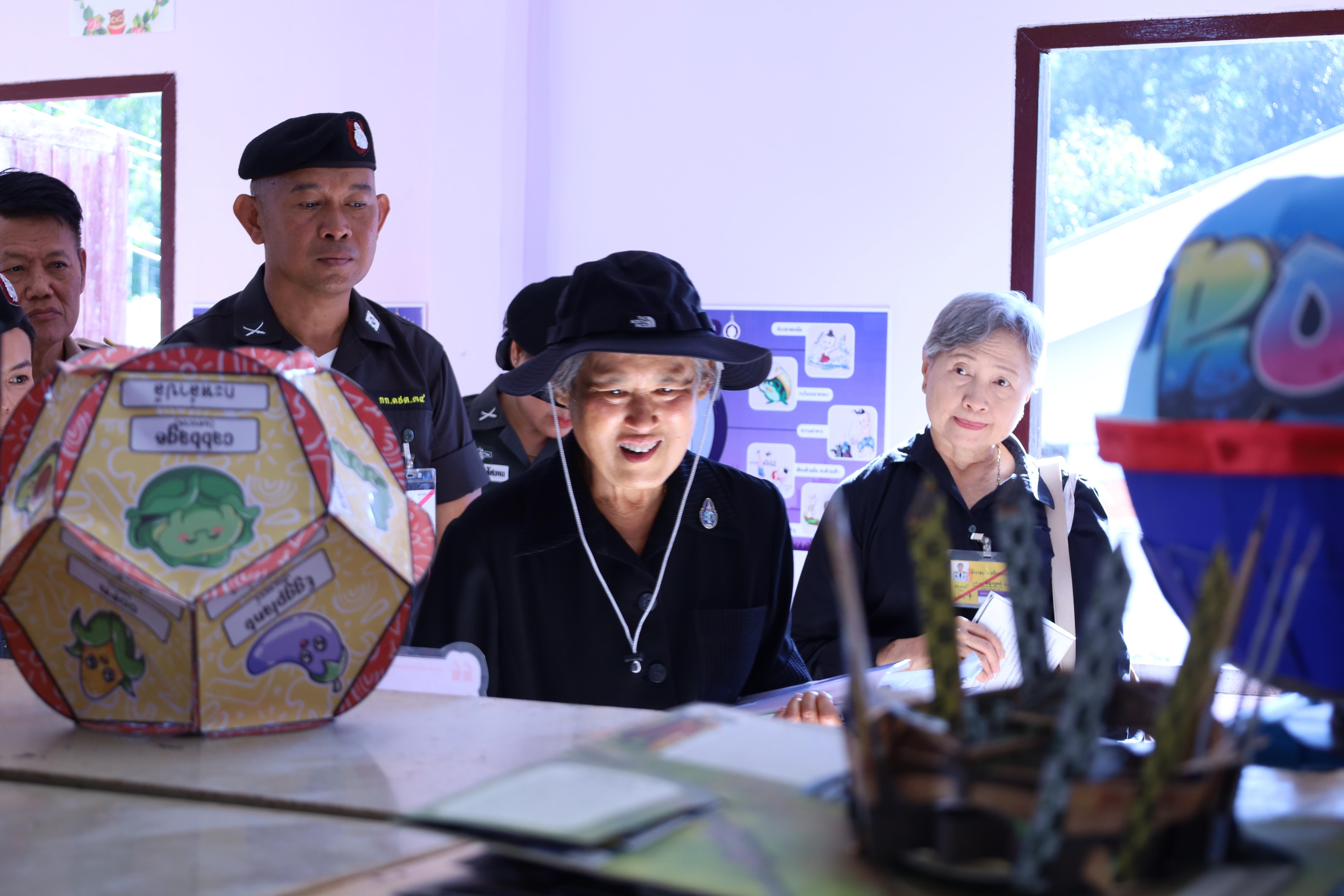 111. รับเสด็จฯ สมเด็จพระกนิษฐาธิราชเจ้า กรมสมเด็จพระเทพรัตนราชสุดาฯ สยามบรมราชกุมารี